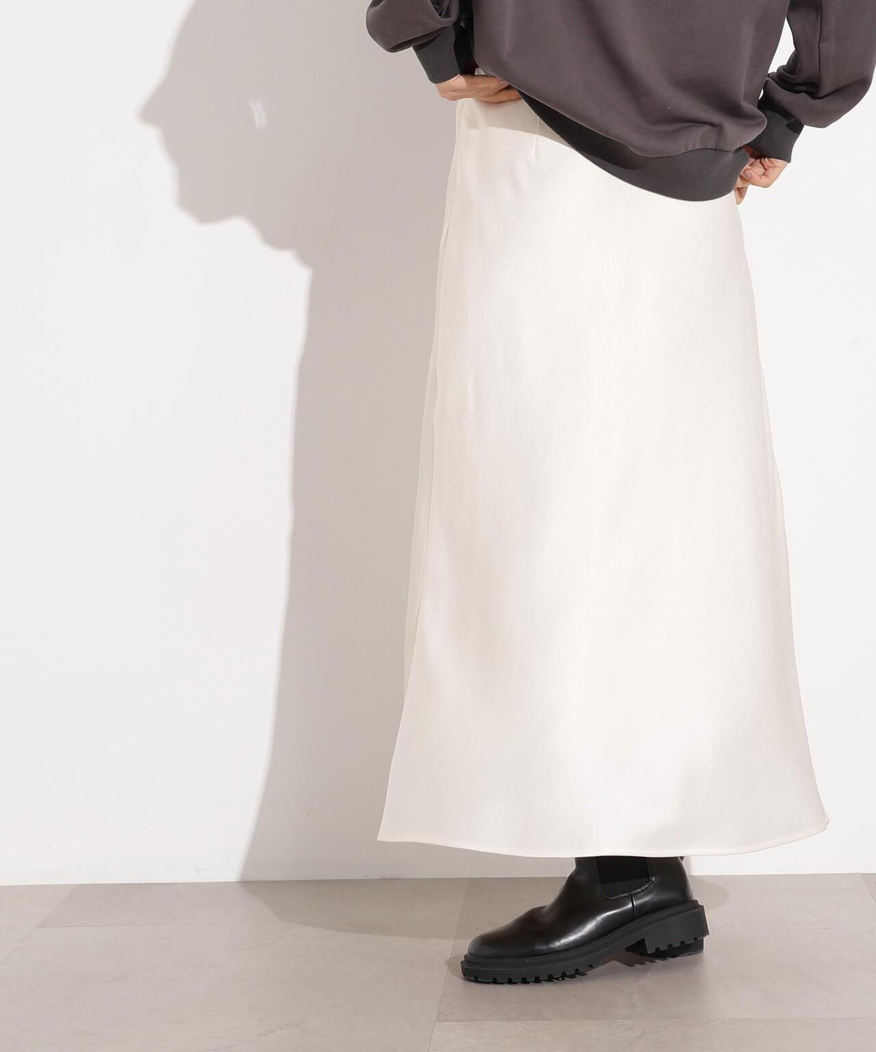 【岸本セシルさん着用】【小室安未さん着用】サテンナロースカート