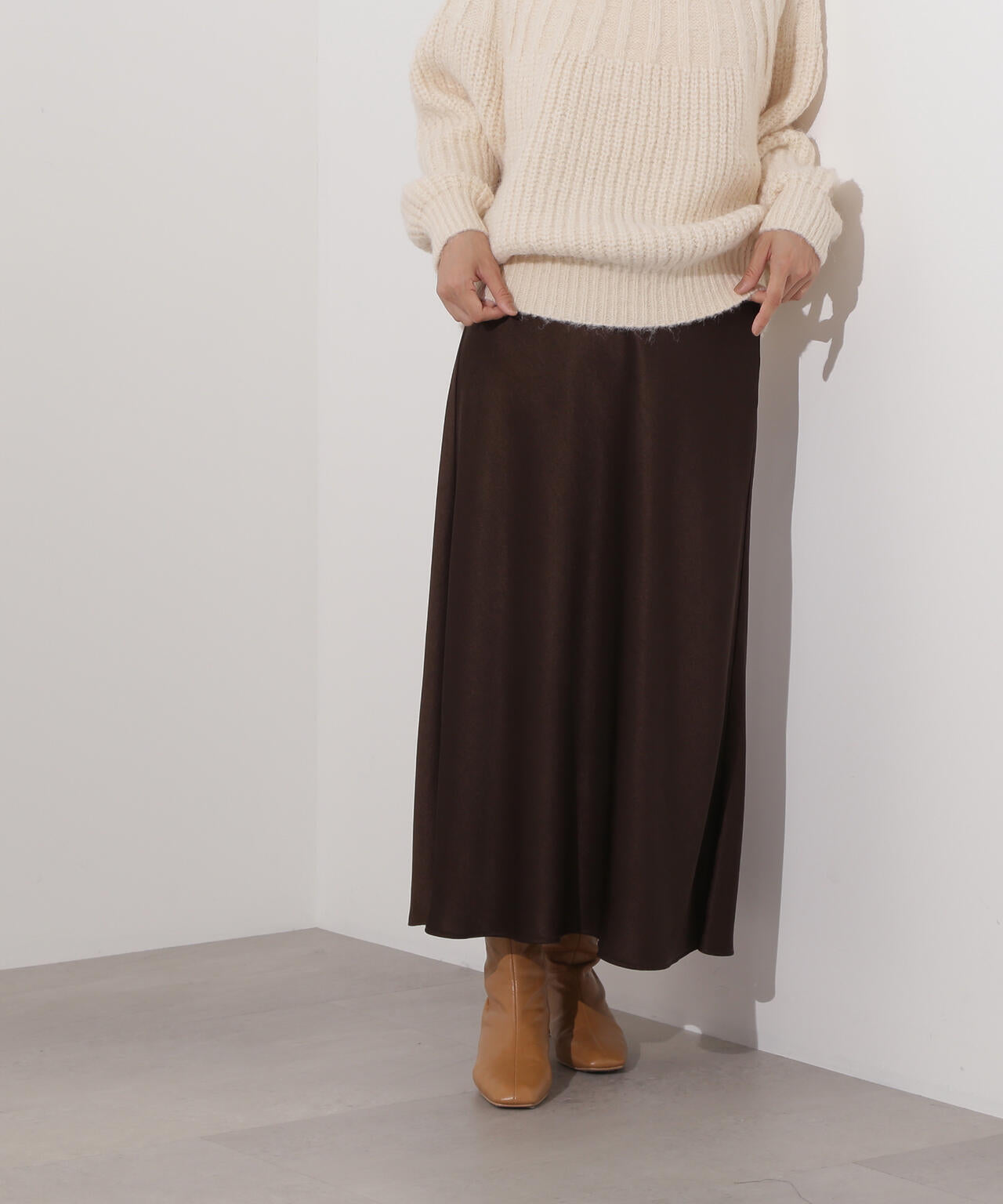 【岸本セシルさん着用】【小室安未さん着用】サテンナロースカート