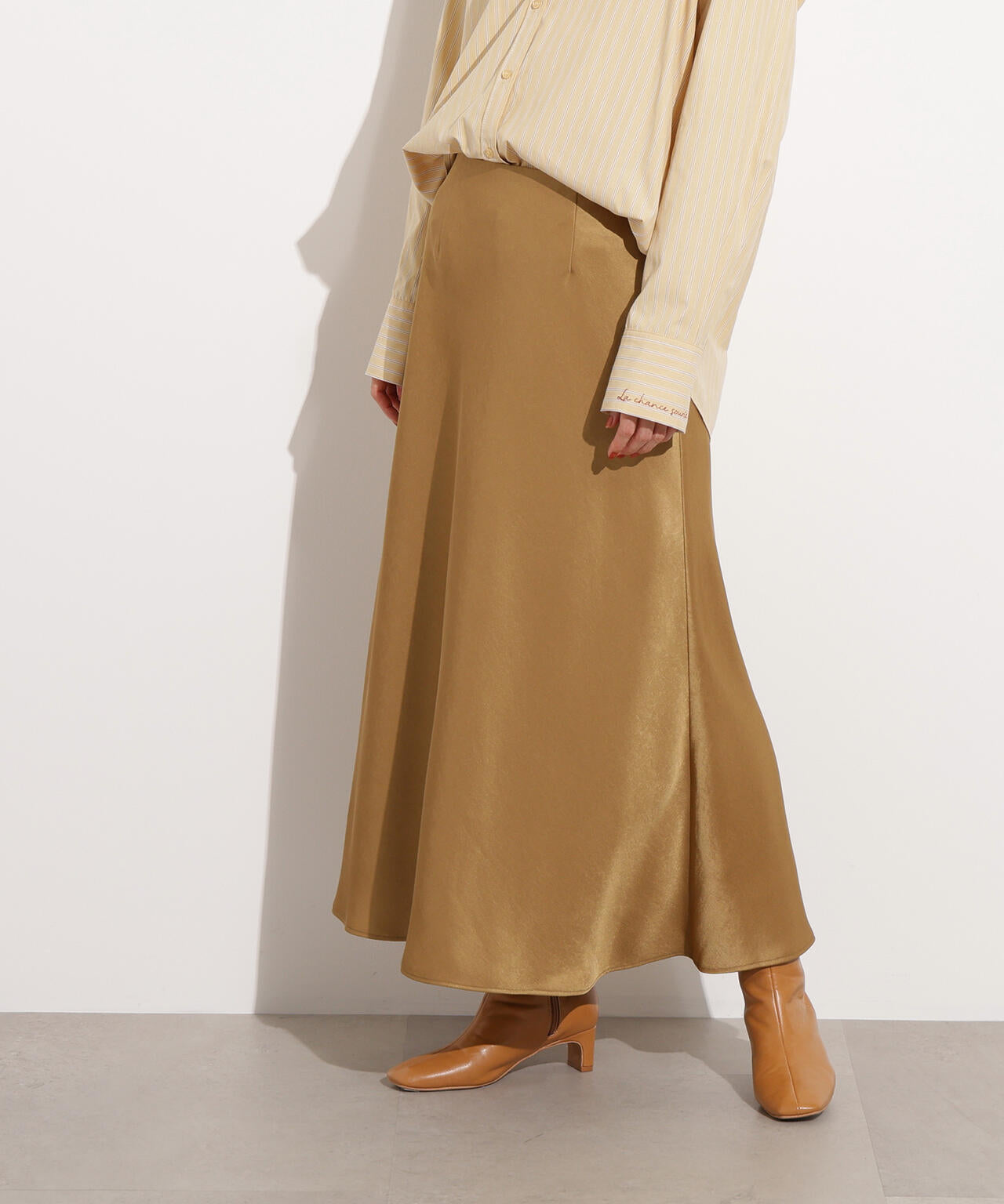 【岸本セシルさん着用】【小室安未さん着用】サテンナロースカート