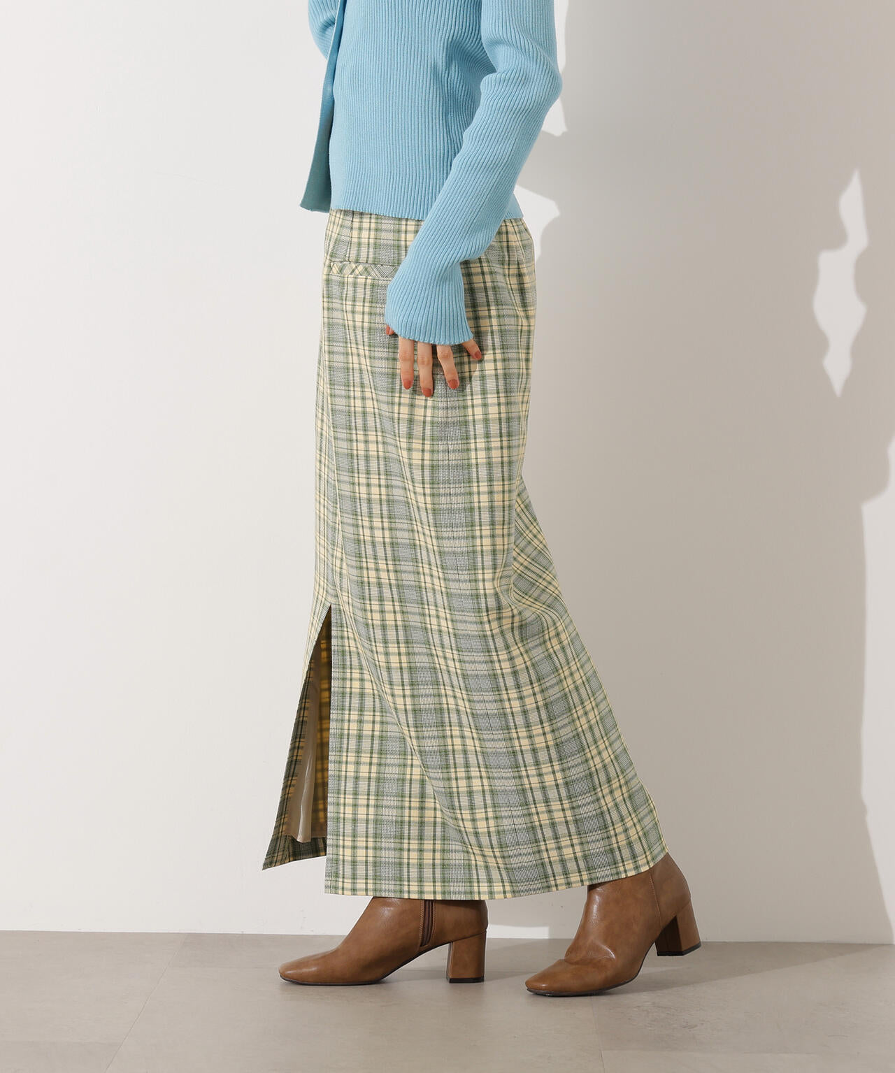 【小室安未さん着用】ハイウエストチェックナロースカート《ブラウン系:LUMINE・LUCUA・official site限定》