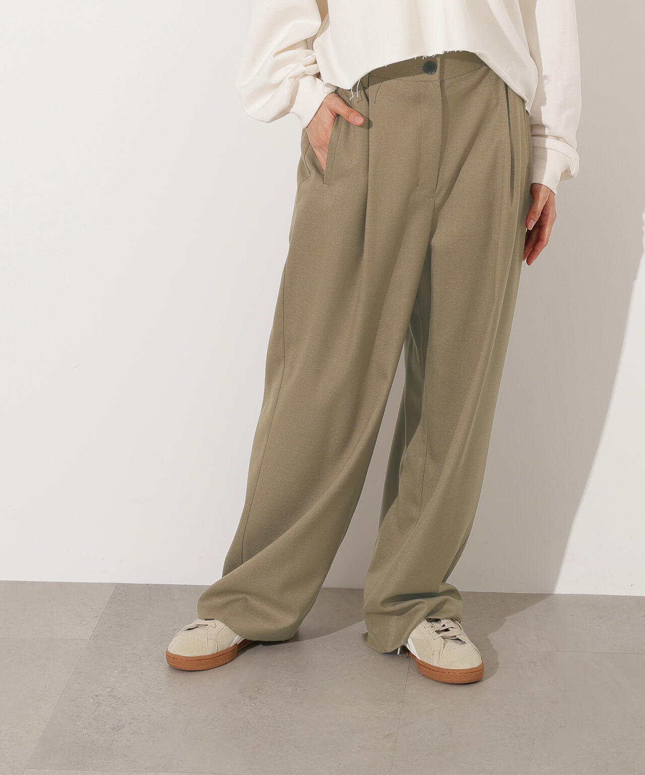 【岸本セシルさん着用】リラックスタックワイドパンツ