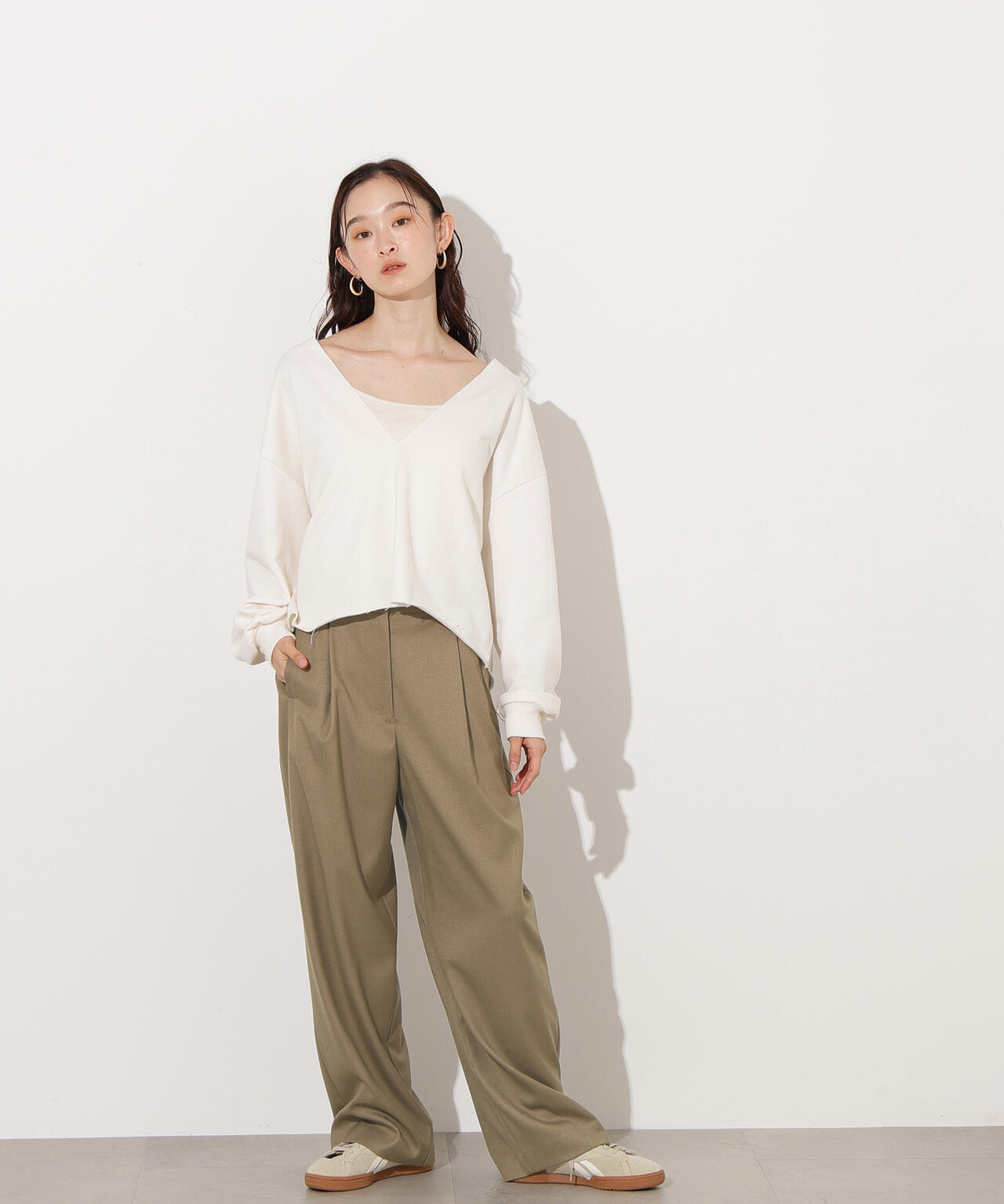 【岸本セシルさん着用】リラックスタックワイドパンツ