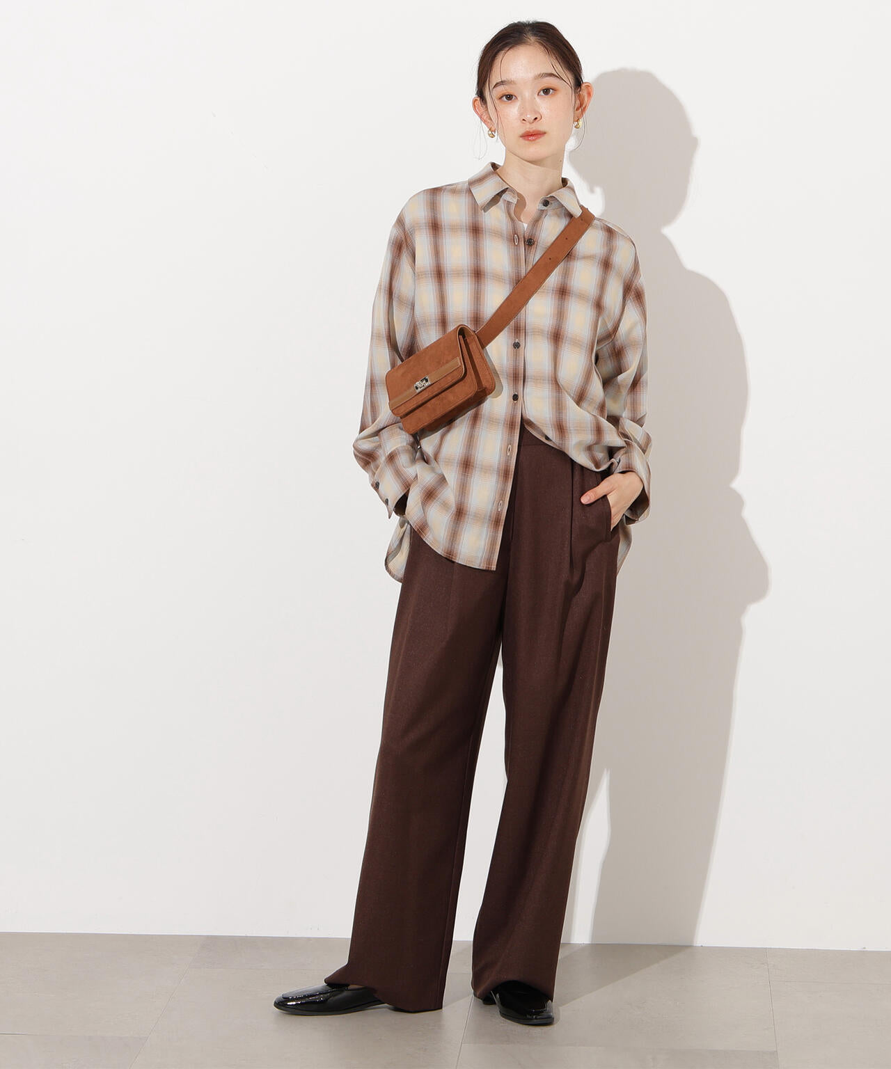 【岸本セシルさん着用】リラックスタックワイドパンツ