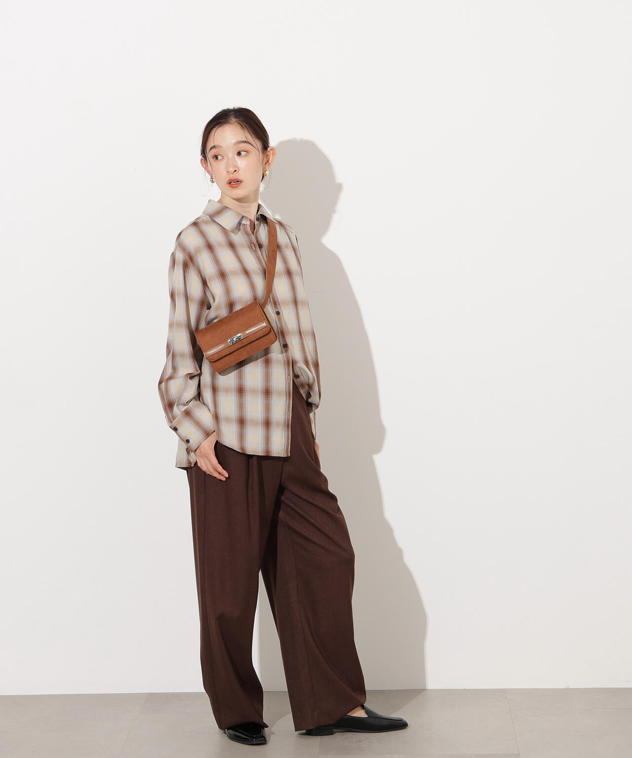 【岸本セシルさん着用】リラックスタックワイドパンツ