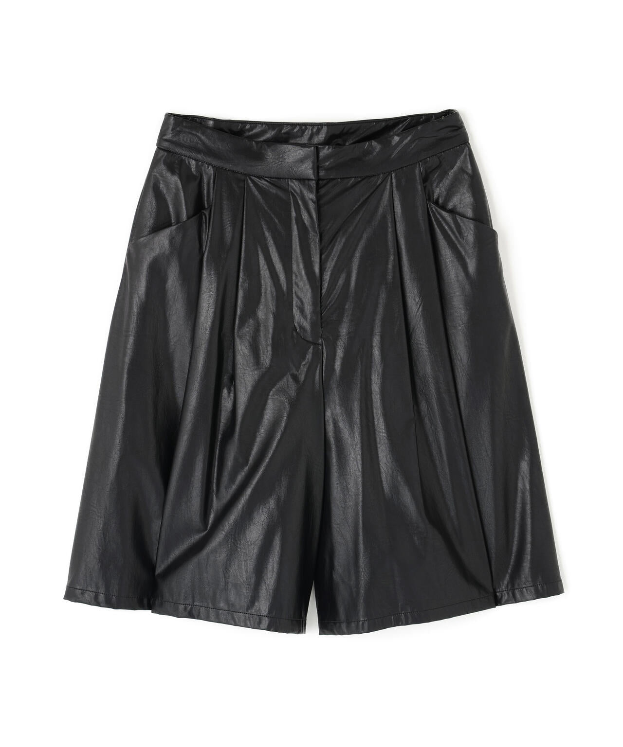 【岸本セシルさん着用】フェイクレザーハーフパンツ