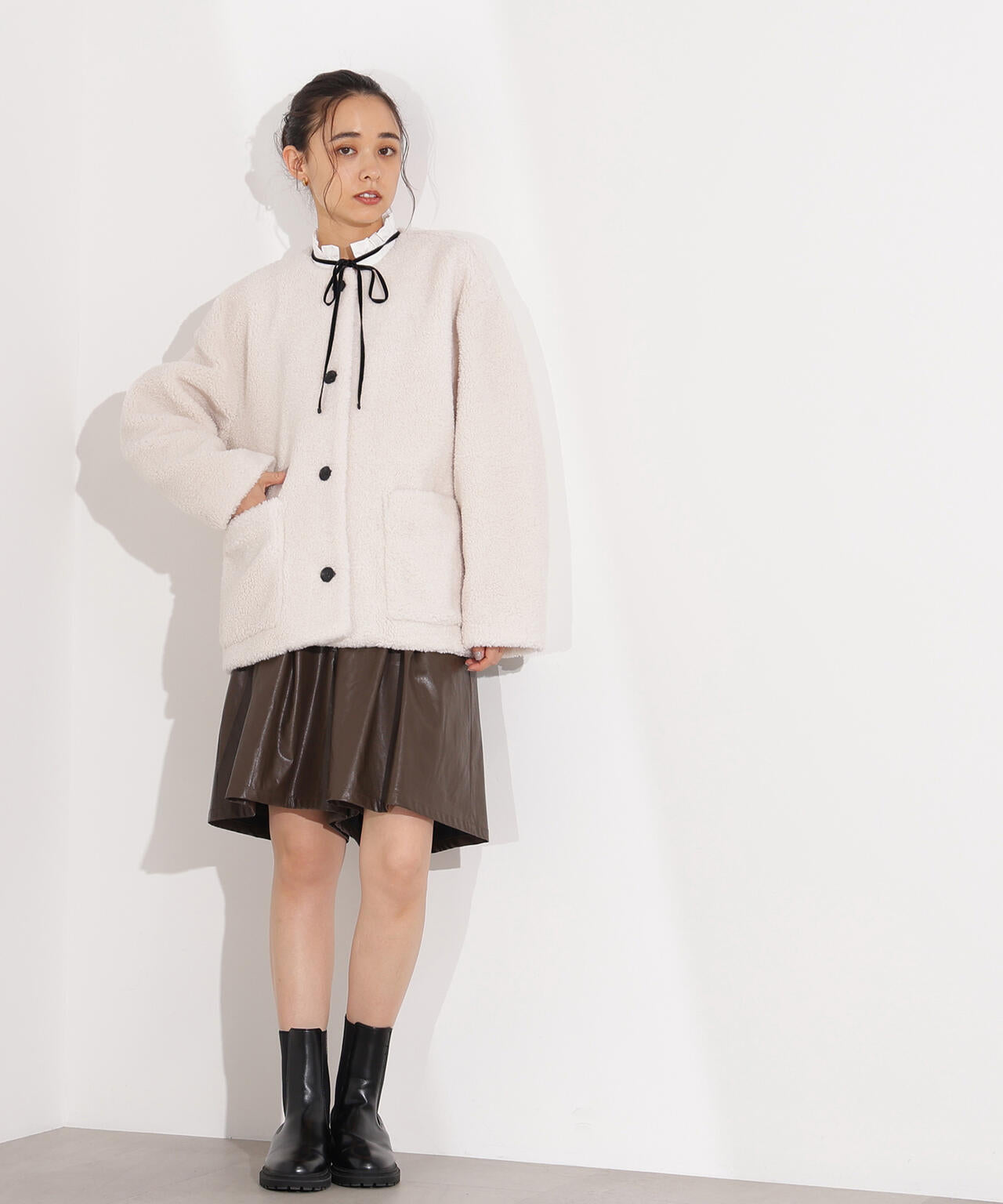 【岸本セシルさん着用】フェイクレザーハーフパンツ