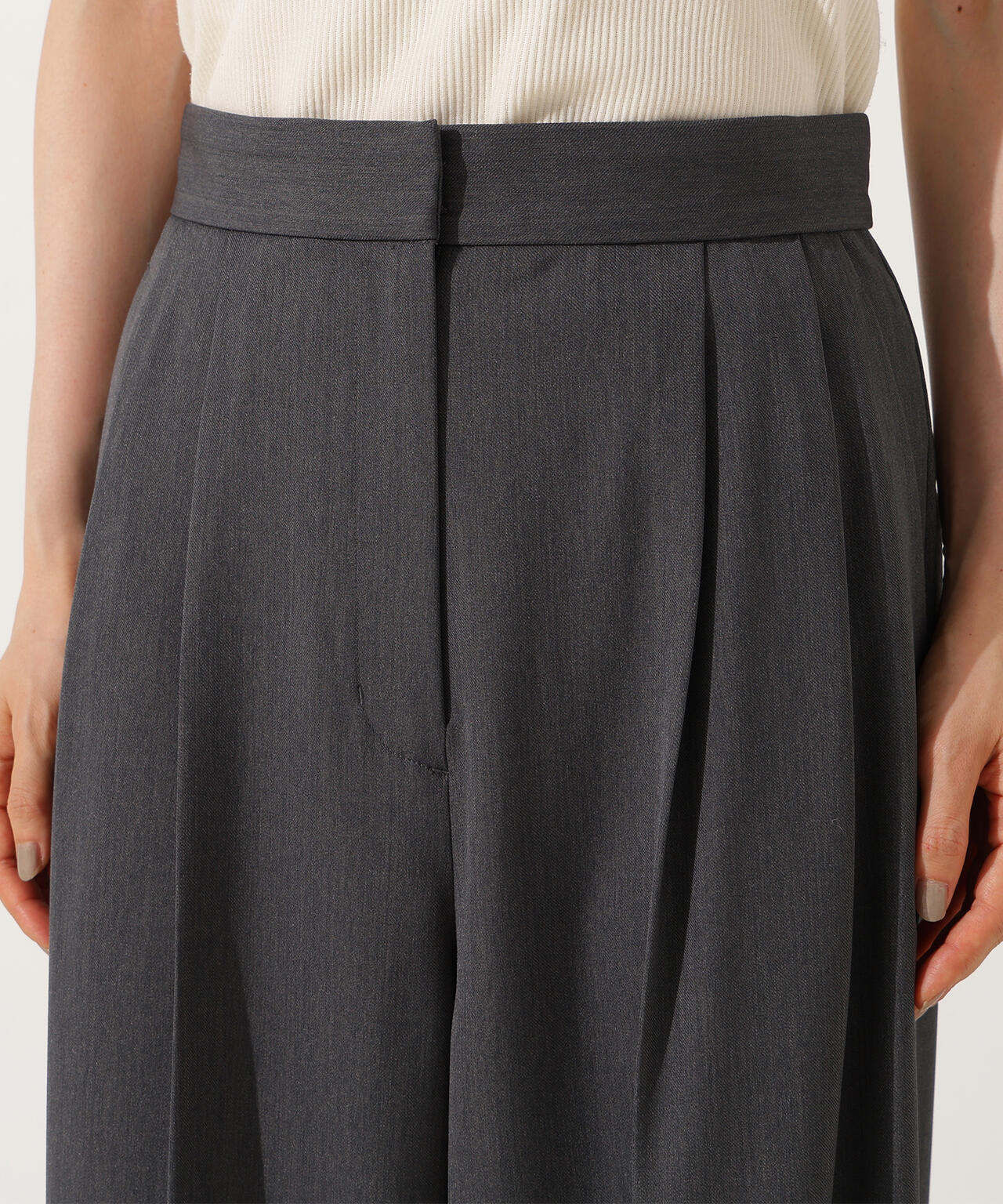 ツータックワイドパンツ