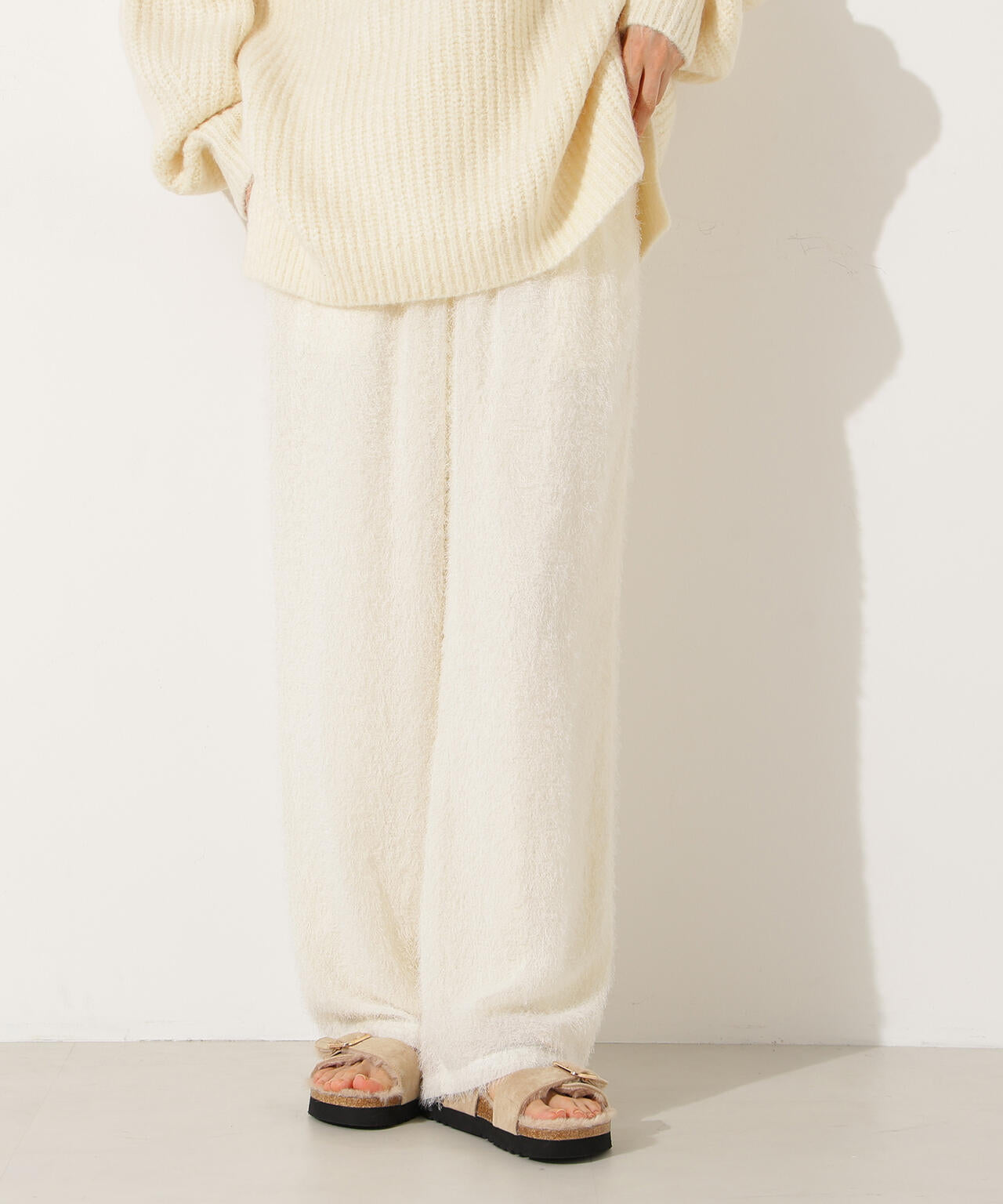 フェザータッチワイドパンツ