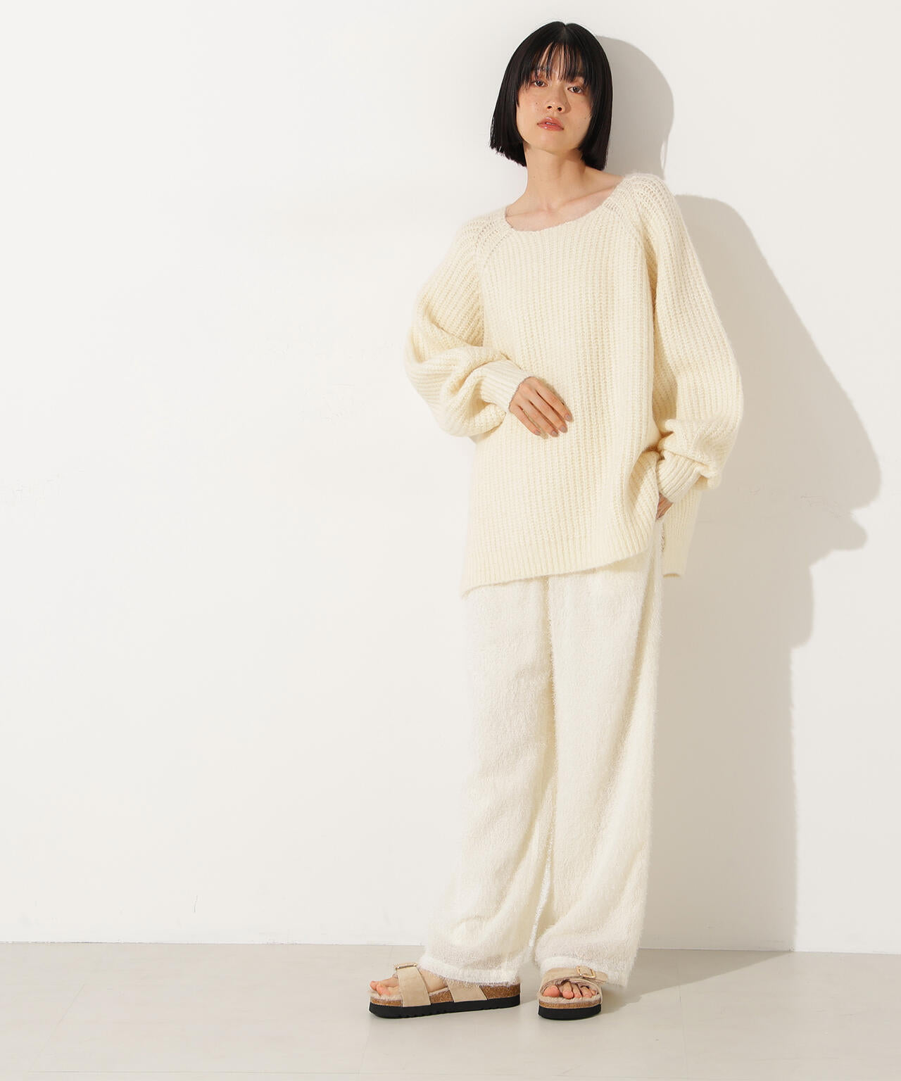 フェザータッチワイドパンツ