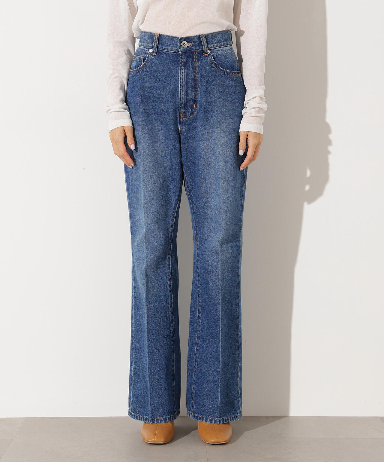 【岸本セシルさん着用】【小室安未さん着用】センタープレスフレアデニムパンツ