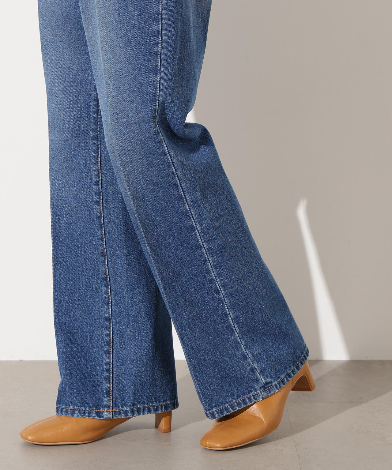 【岸本セシルさん着用】【小室安未さん着用】センタープレスフレアデニムパンツ