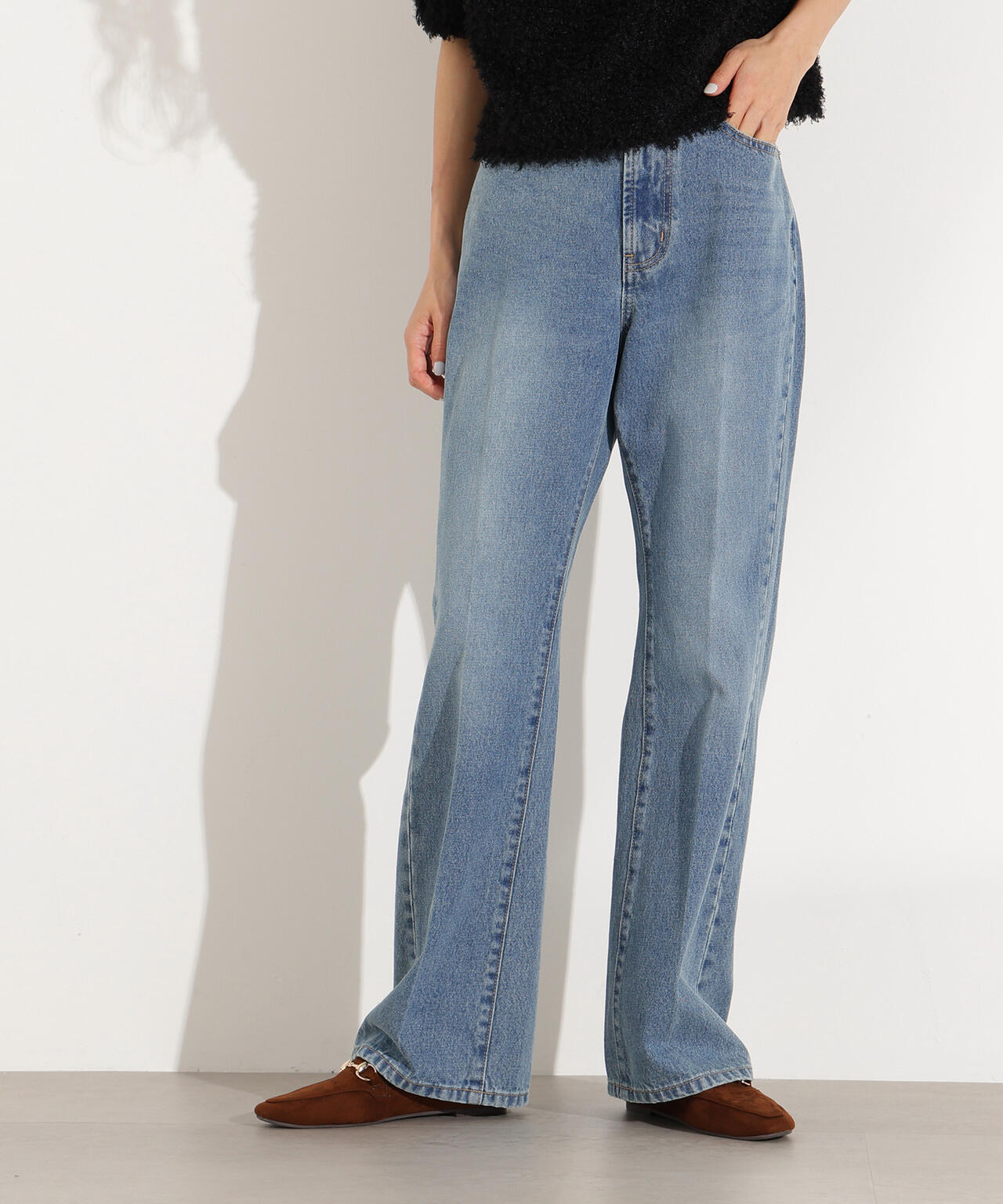 【岸本セシルさん着用】【小室安未さん着用】センタープレスフレアデニムパンツ