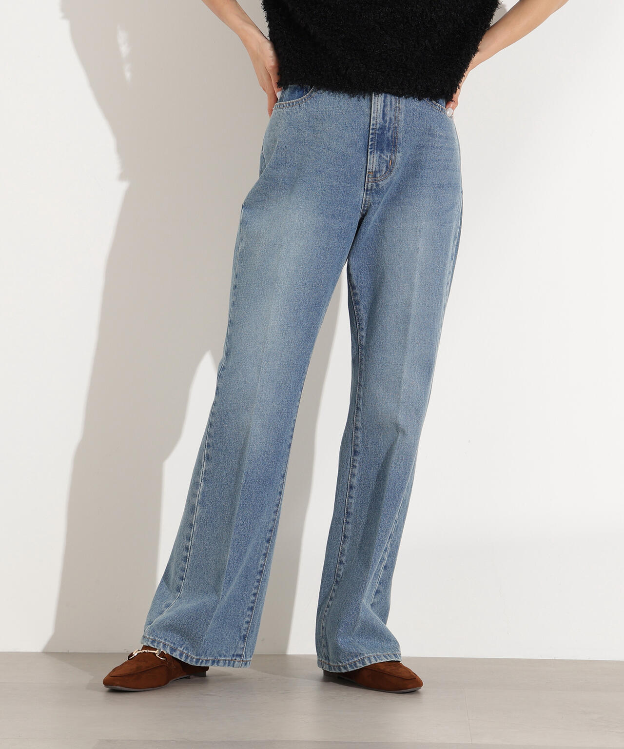 【岸本セシルさん着用】【小室安未さん着用】センタープレスフレアデニムパンツ