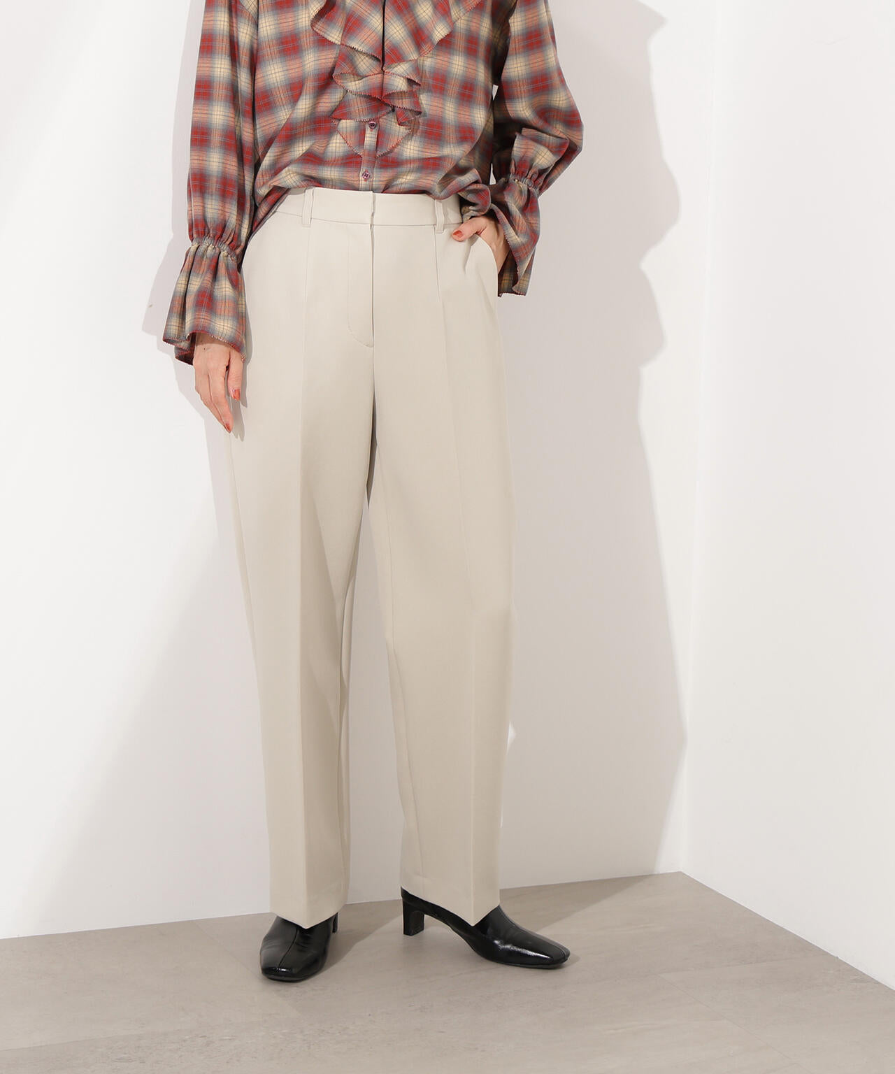 ベーシックストレートパンツ