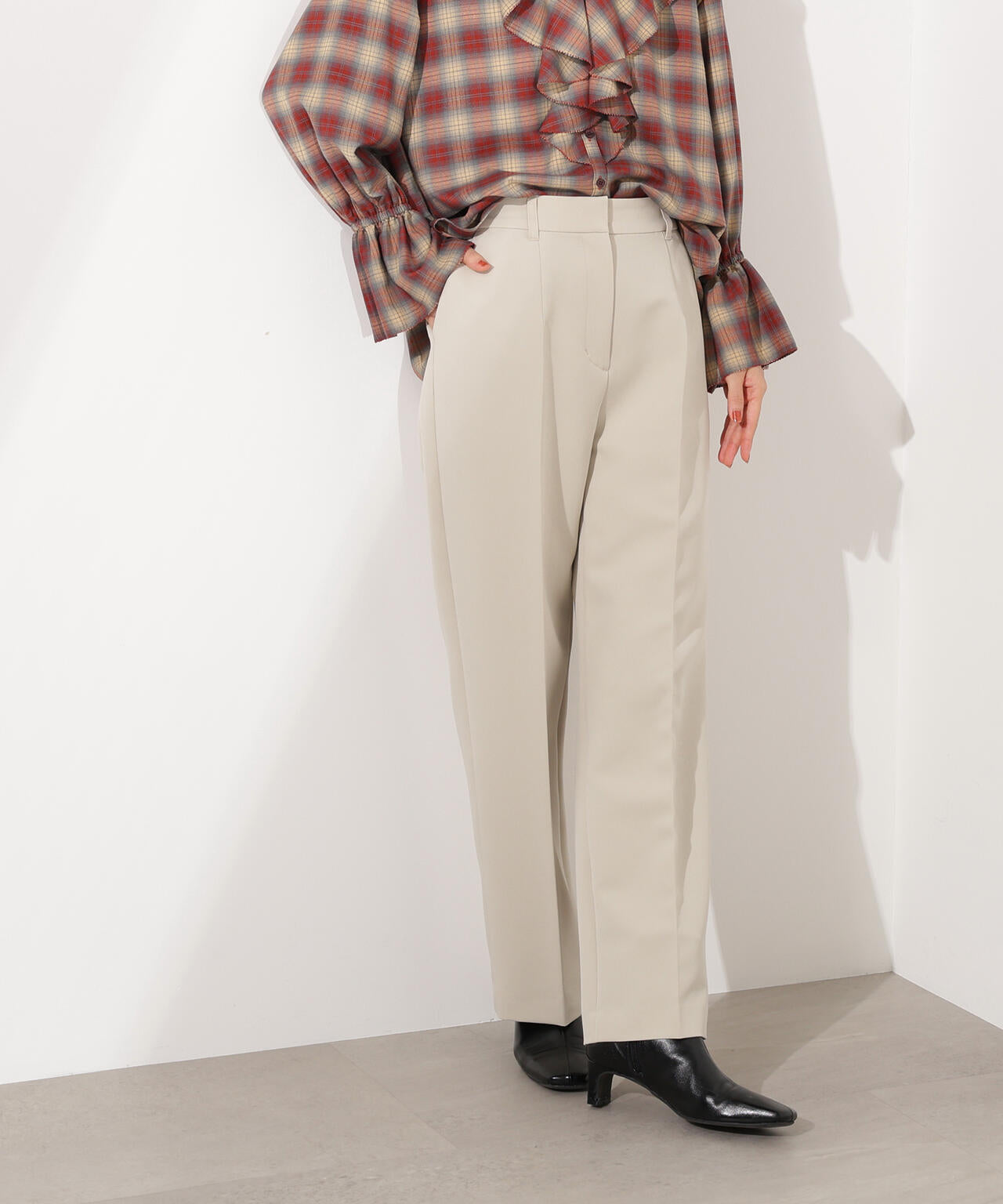 ベーシックストレートパンツ