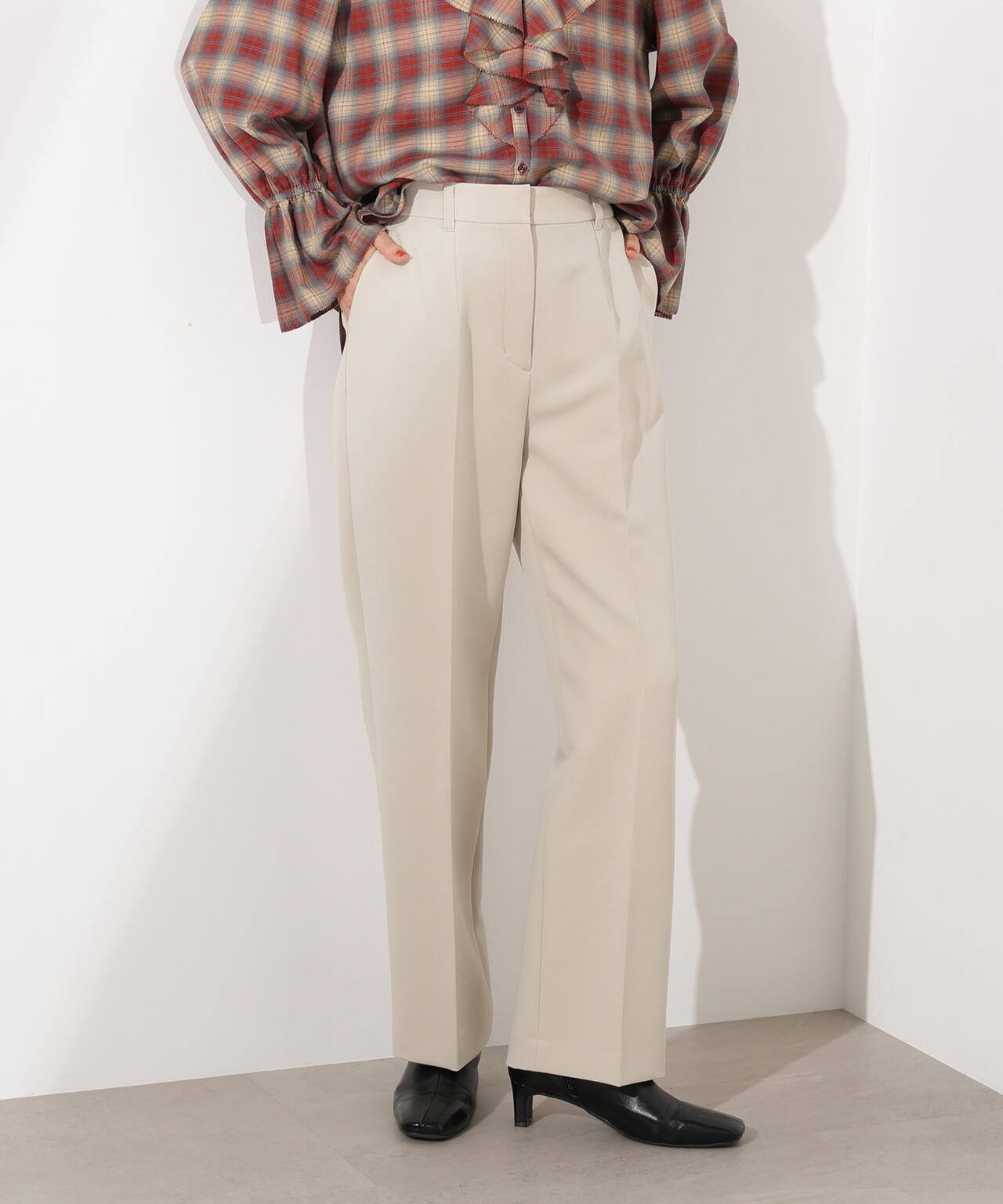 ベーシックストレートパンツ