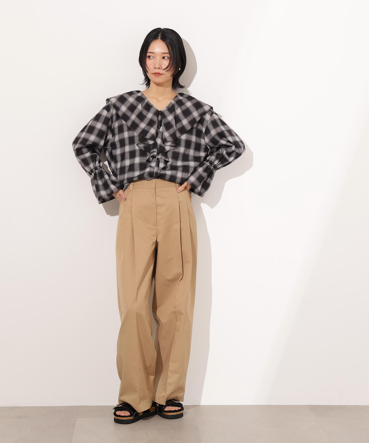 ツータックツイルパンツ