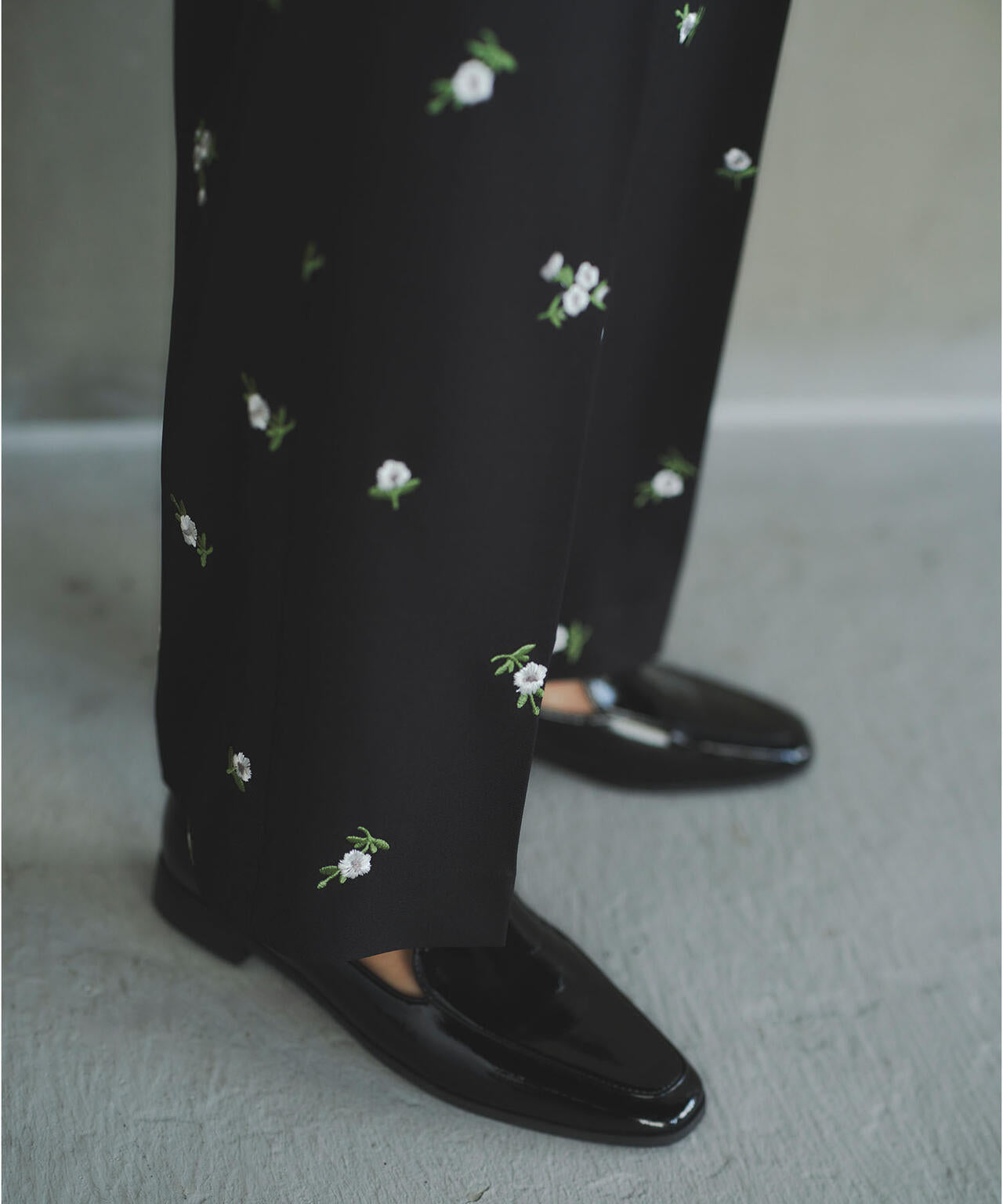 【小室安未さん着用】エンブロイダリーフラワーパンツ
