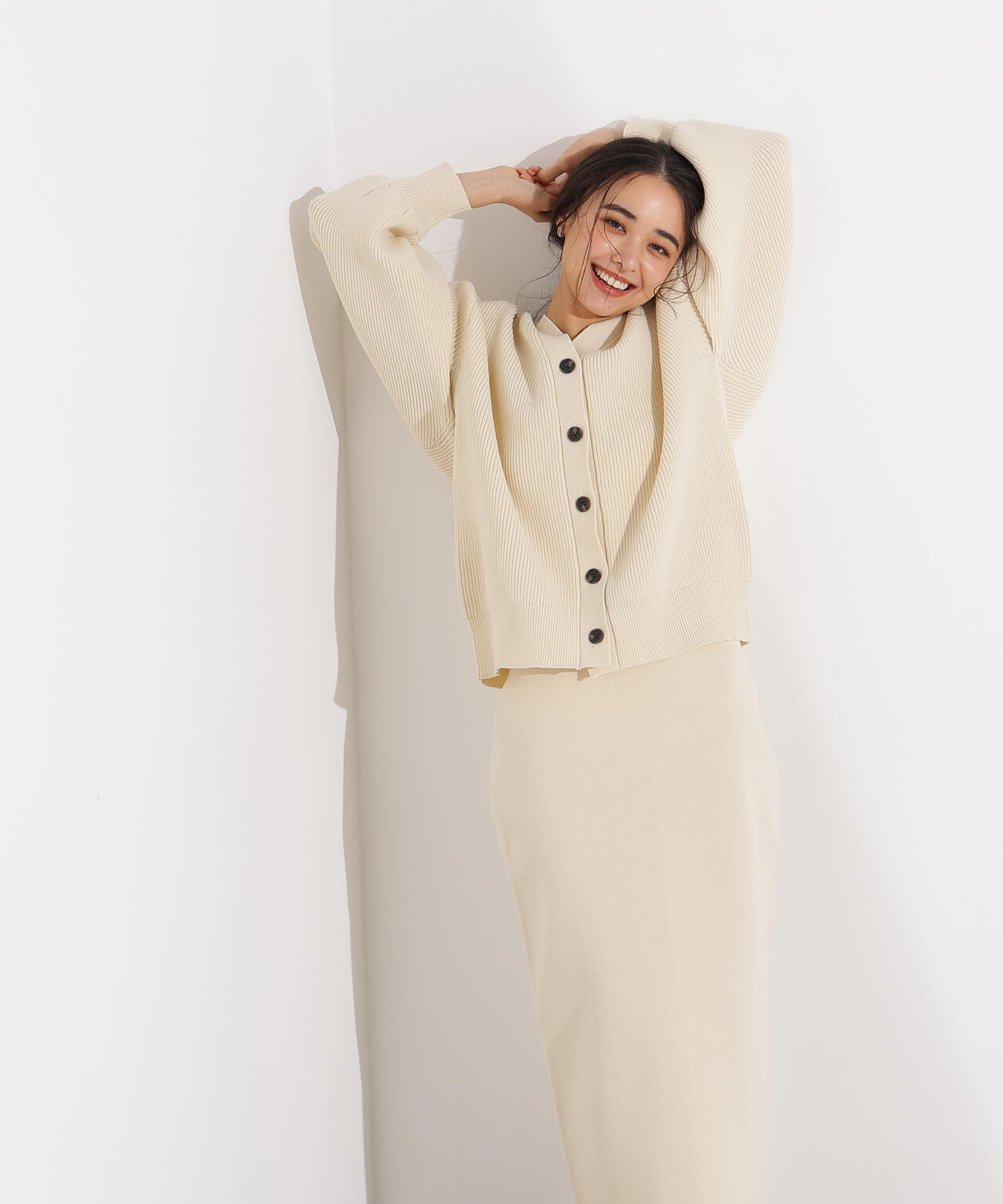 フォルムニットカーデセットアップ