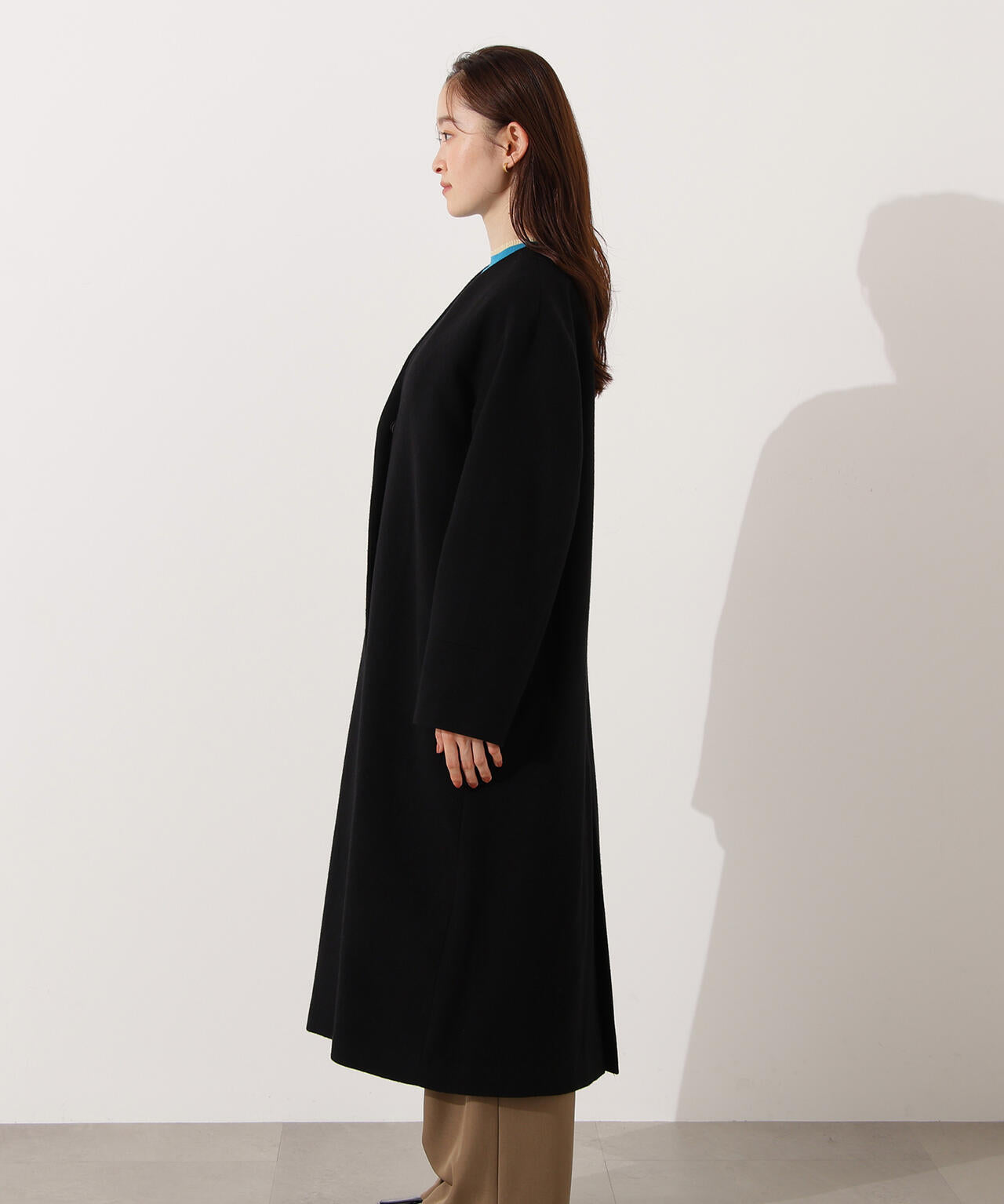 カラーレスロングコート