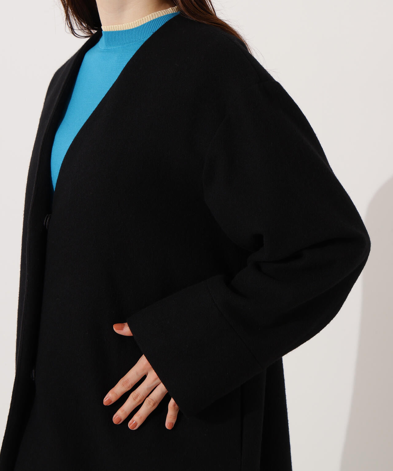 カラーレスロングコート