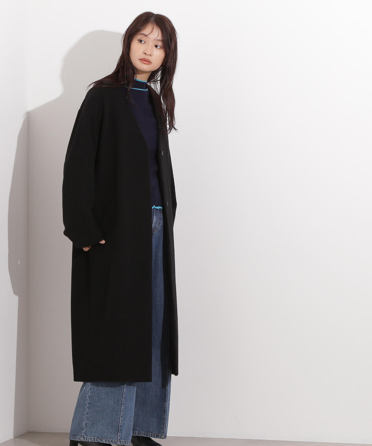 カラーレスロングコート