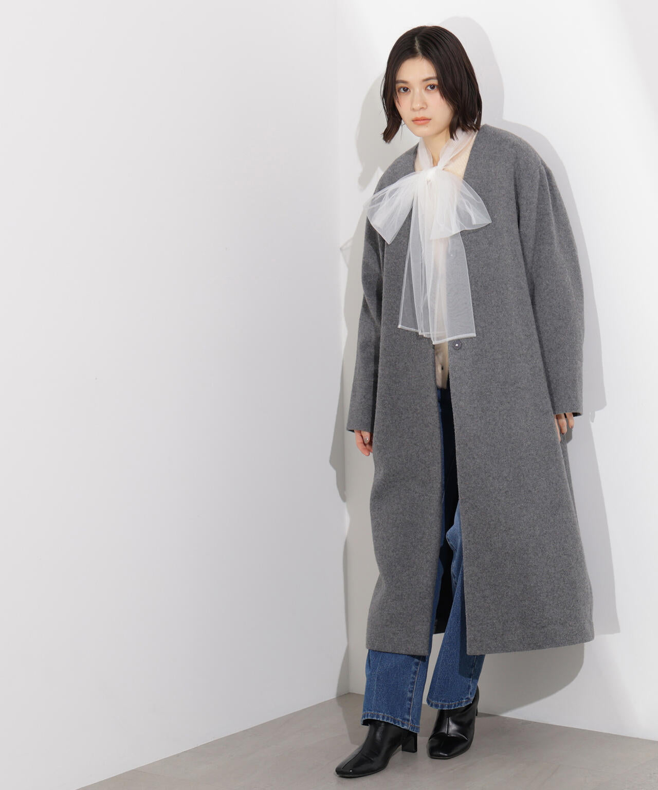 カラーレスロングコート