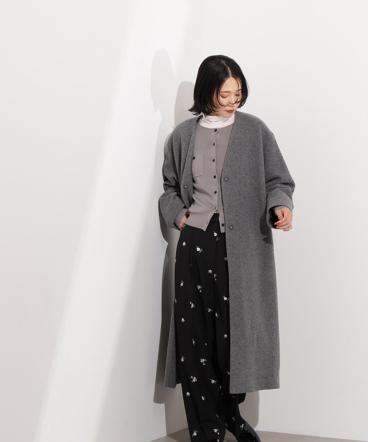 カラーレスロングコート