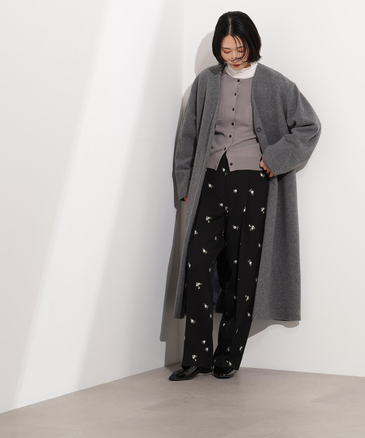 カラーレスロングコート