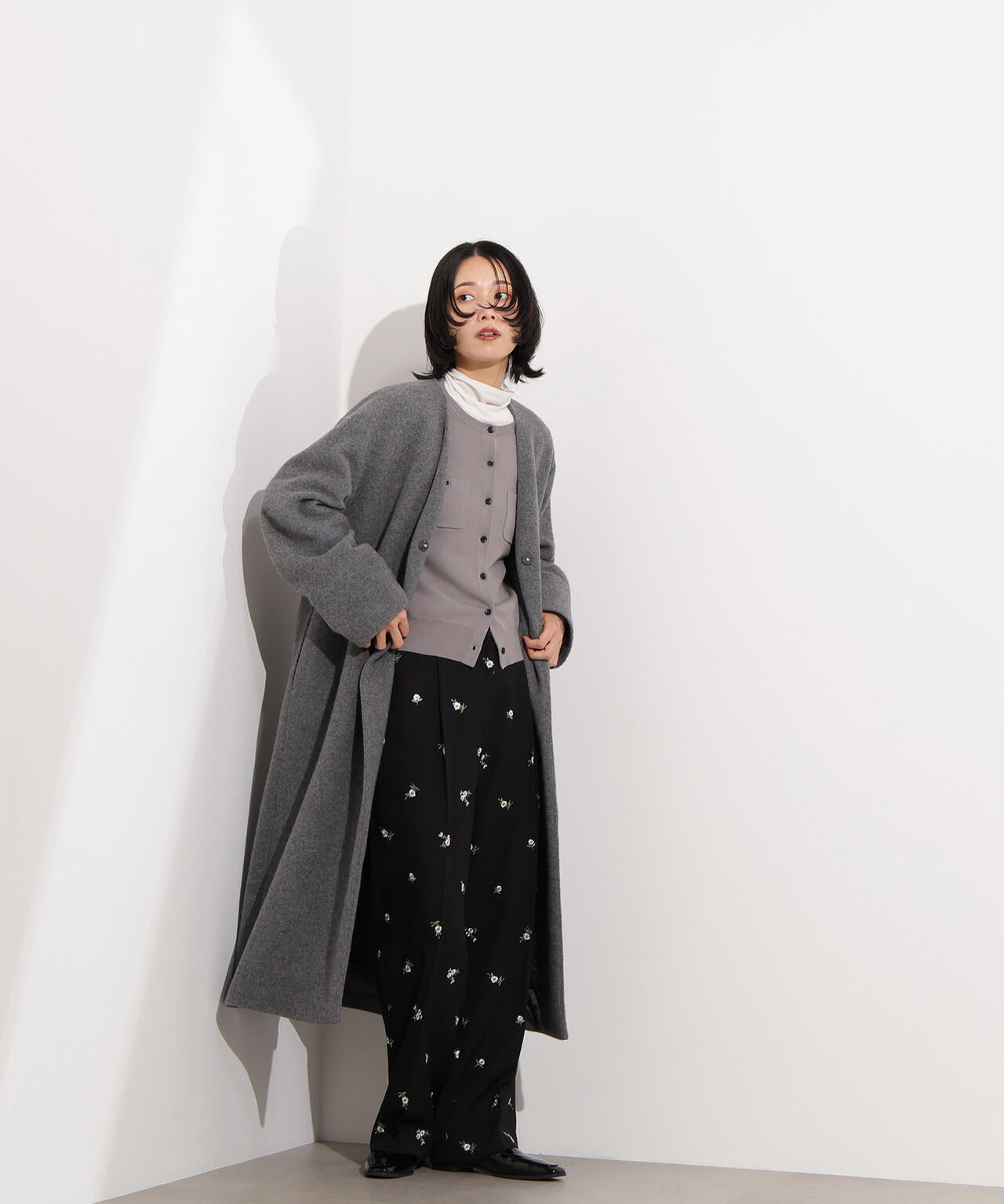 カラーレスロングコート