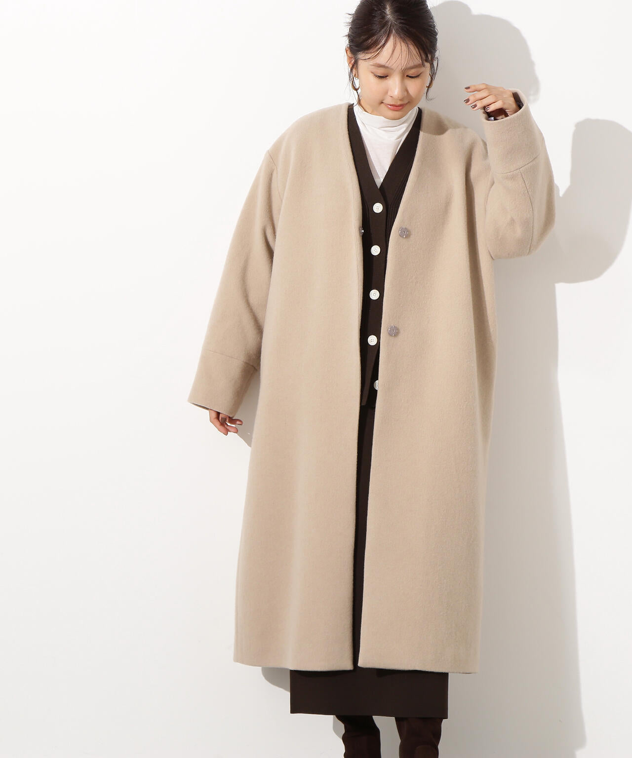 カラーレスロングコート