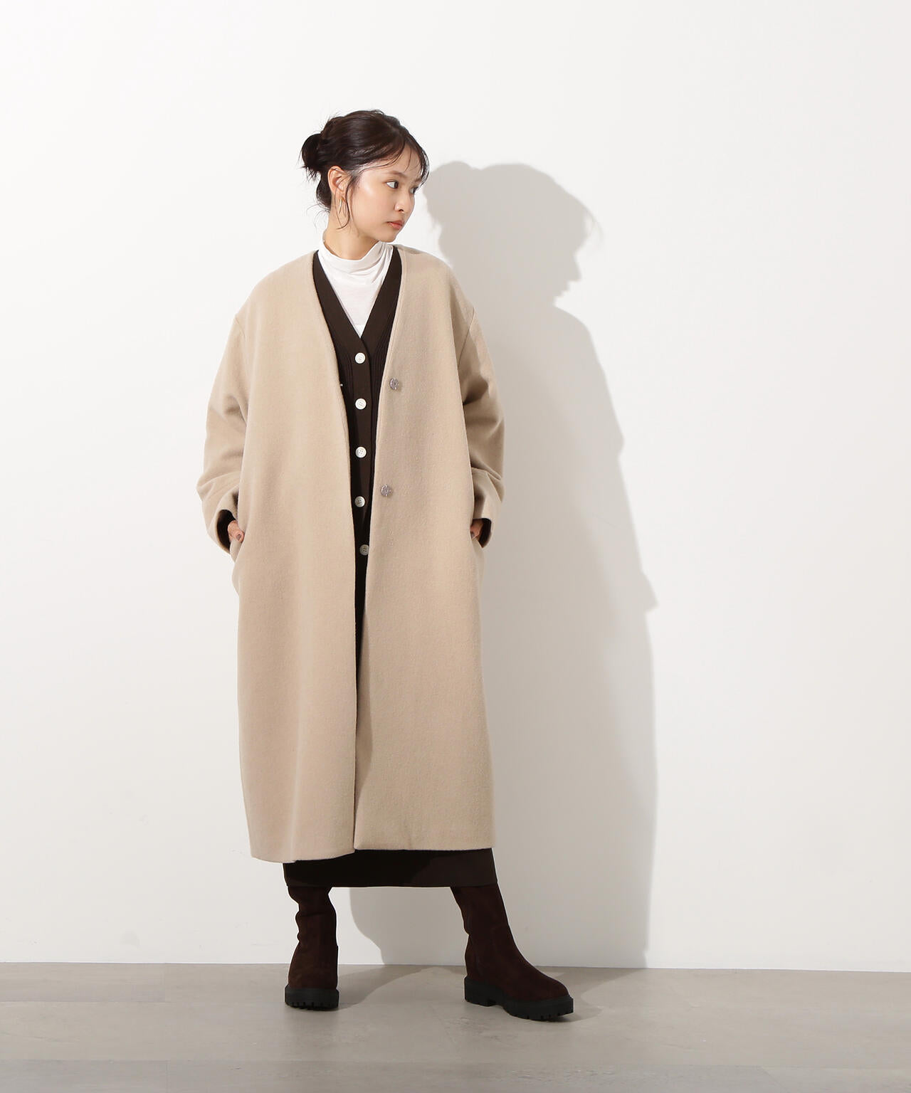 カラーレスロングコート