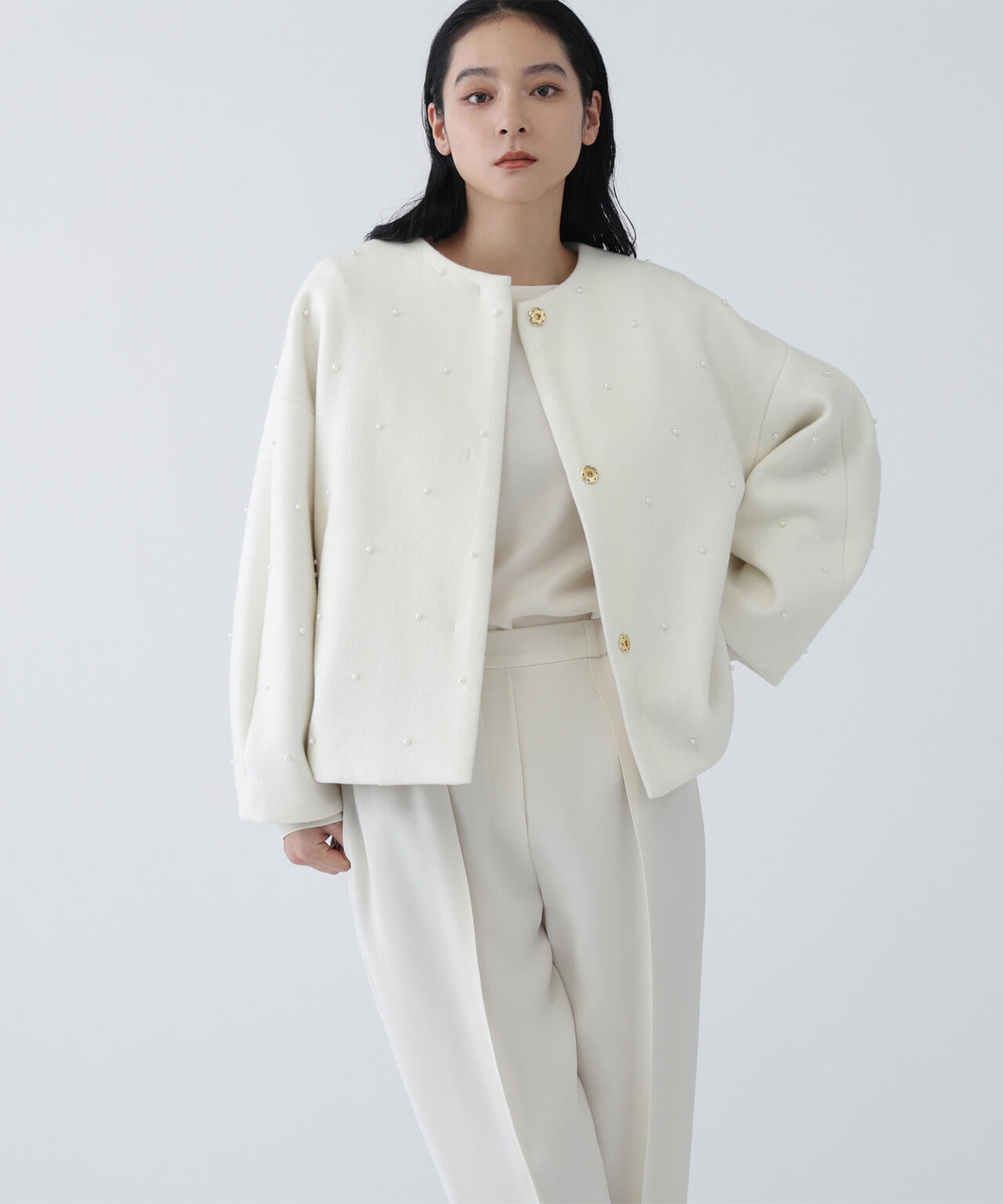【好きを着て気分が高まる】羽織るジュエリー。パール付きショートコート