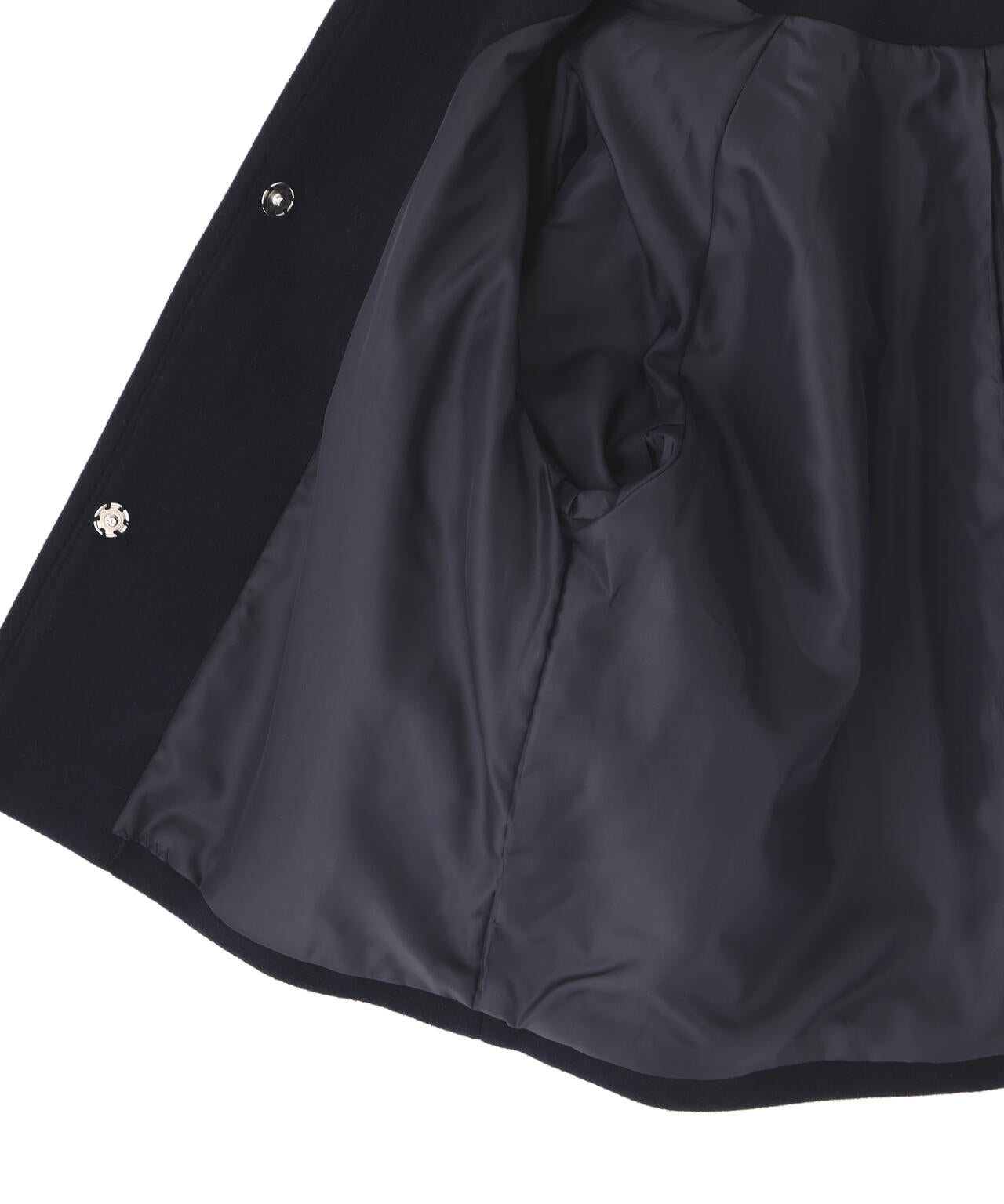 【好きを着て気分が高まる】羽織るジュエリー。パール付きショートコート