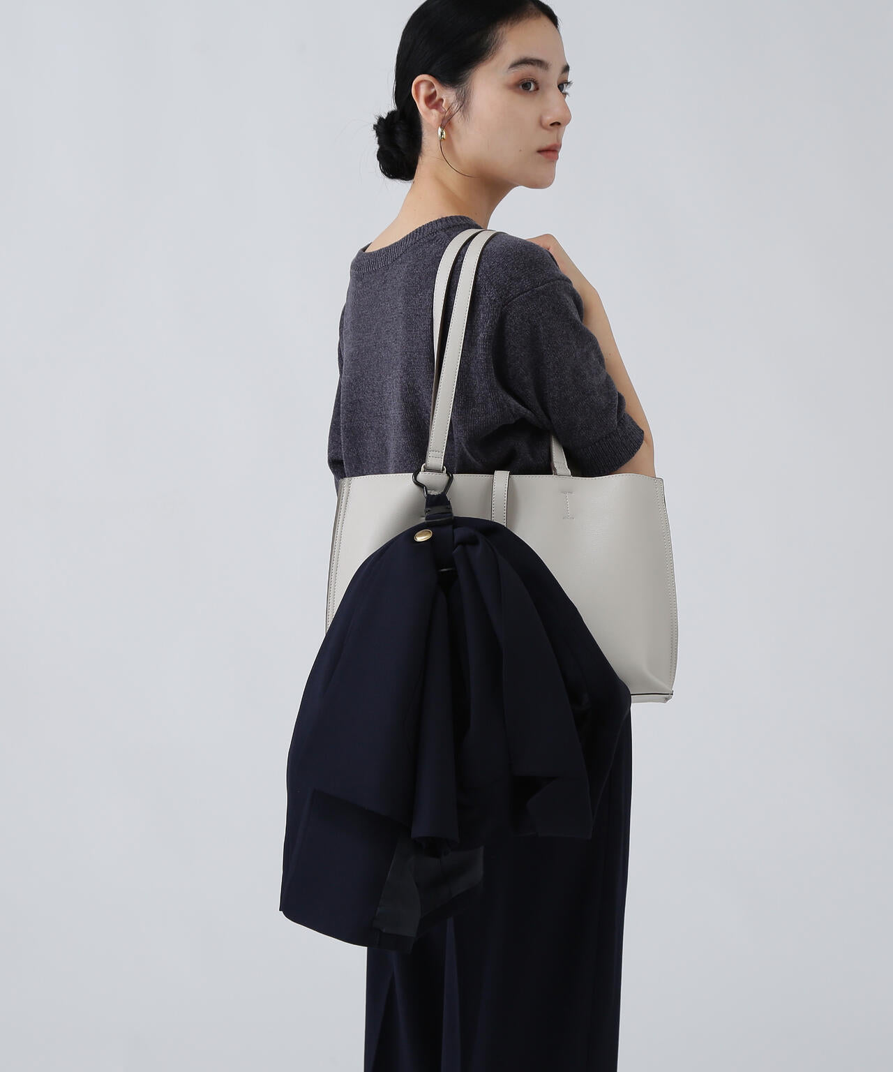 【365ユーティリティー】丸めて持ち運べる多機能忍ばせストレッチギャバテーラードジャケット