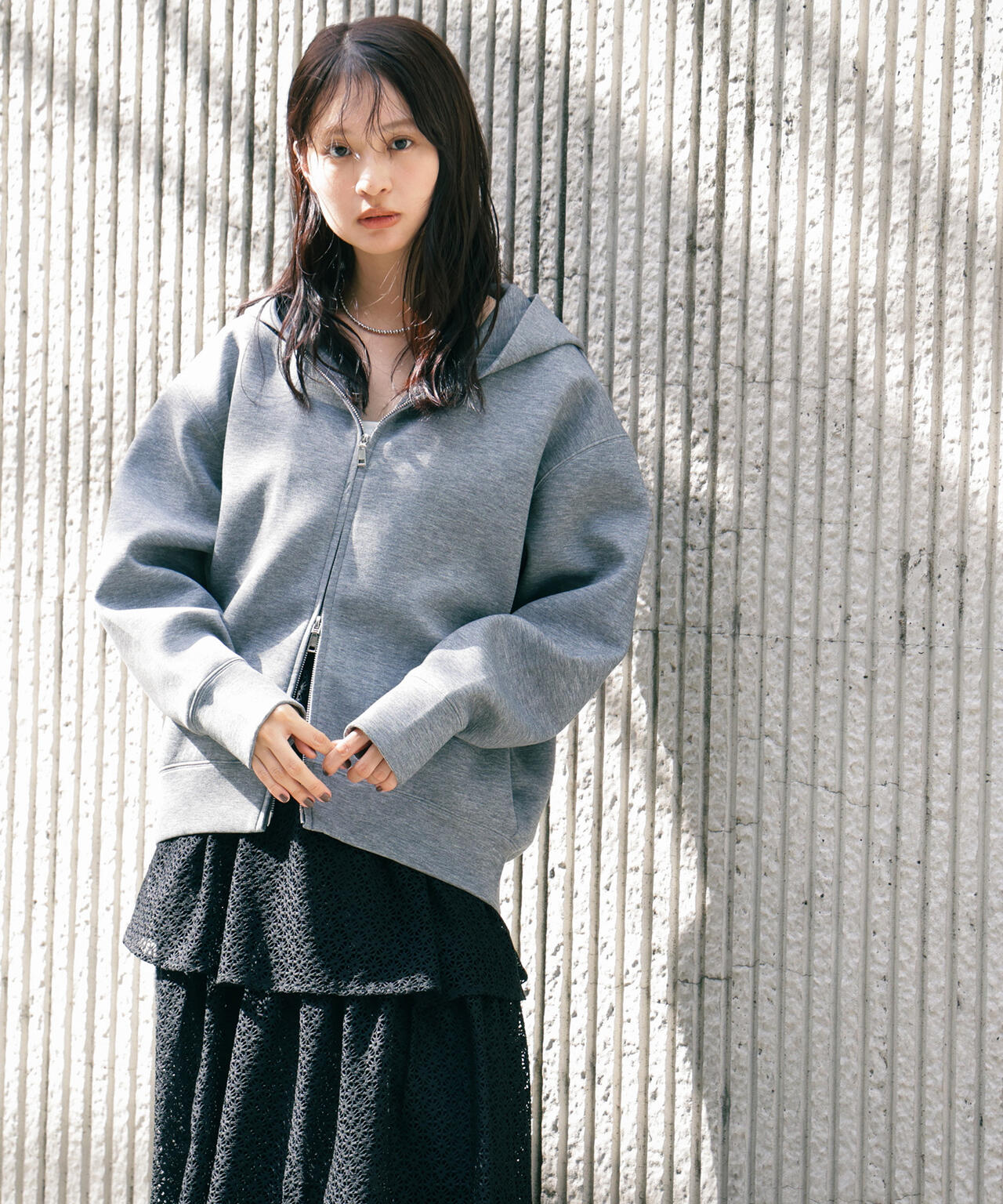 ダンボールフォルムパーカー