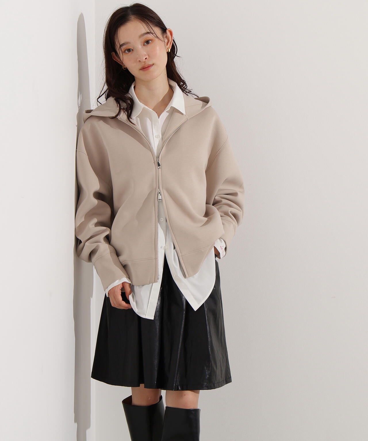 ダンボールフォルムパーカー