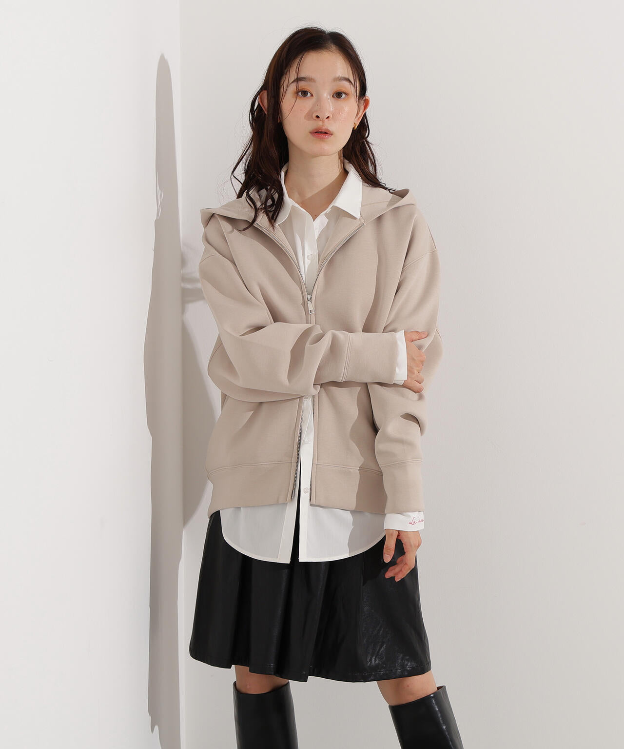 ダンボールフォルムパーカー