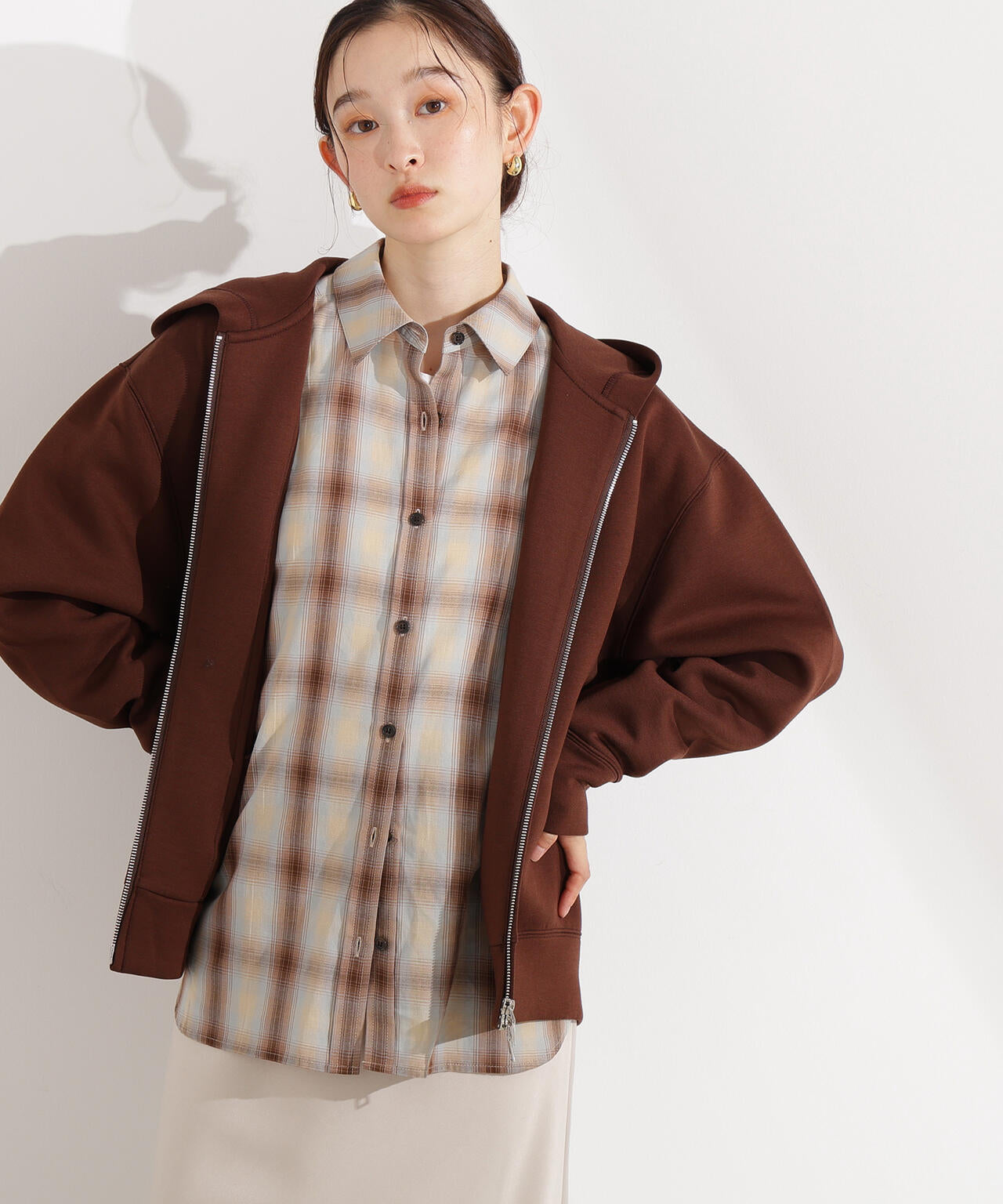 ダンボールフォルムパーカー