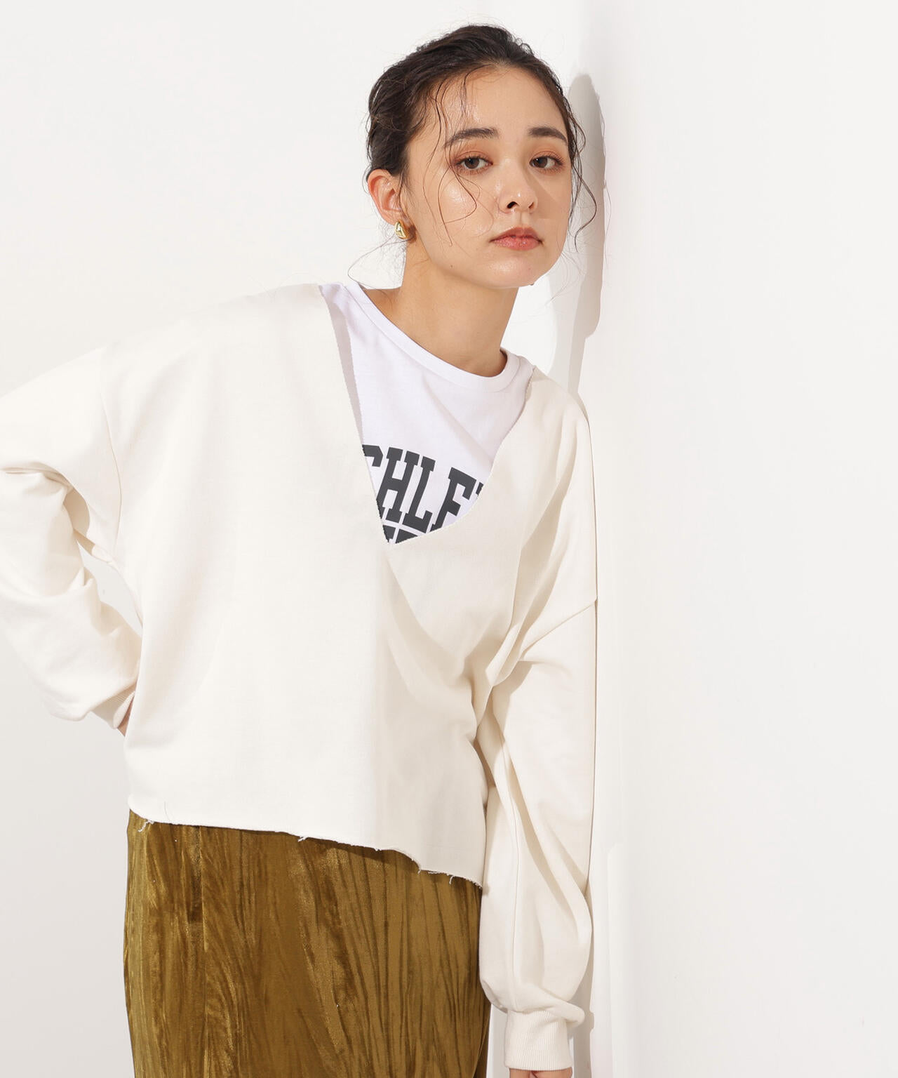 【小室安未さん着用】Vネックスウェットプルオーバー