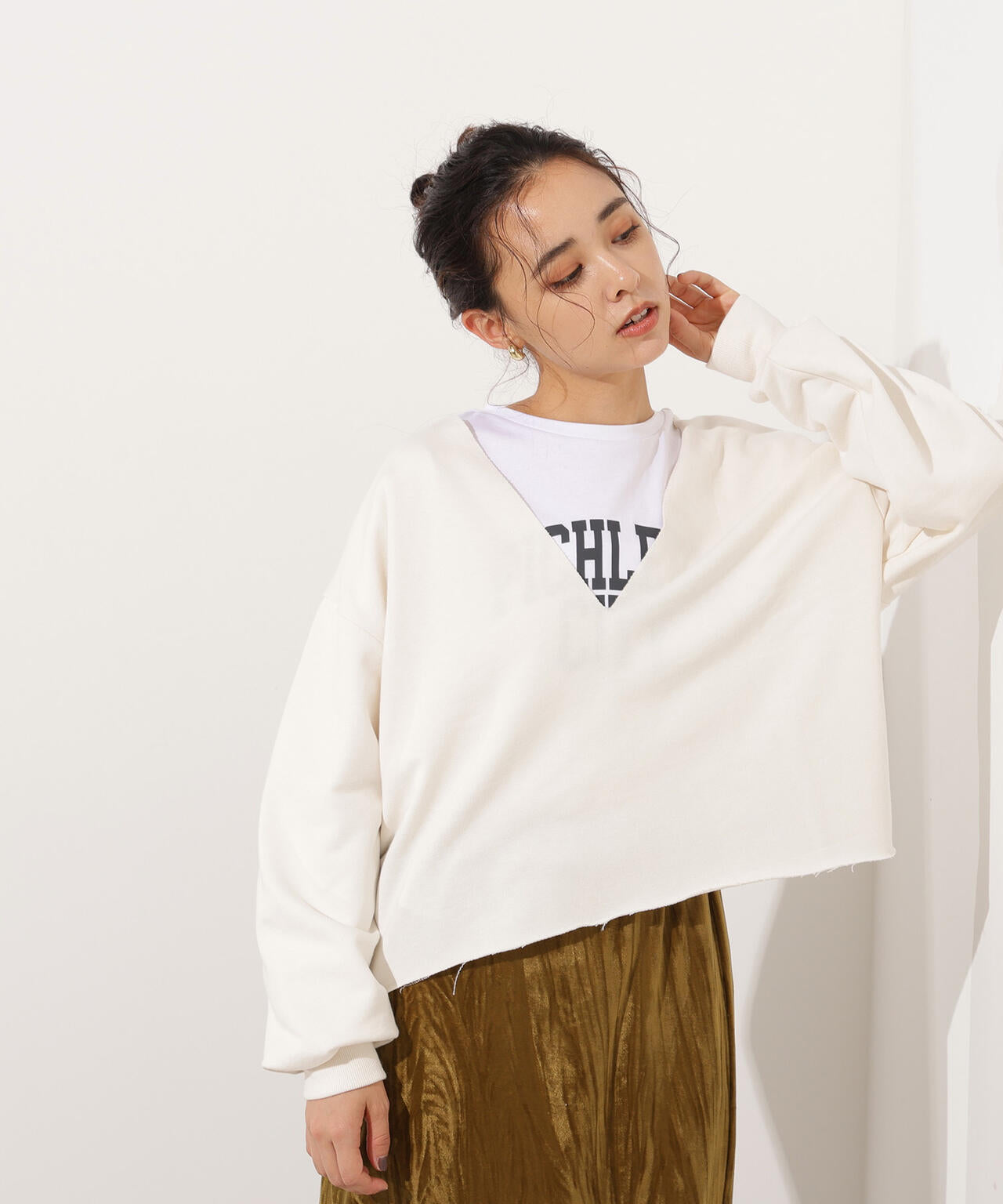 【小室安未さん着用】Vネックスウェットプルオーバー