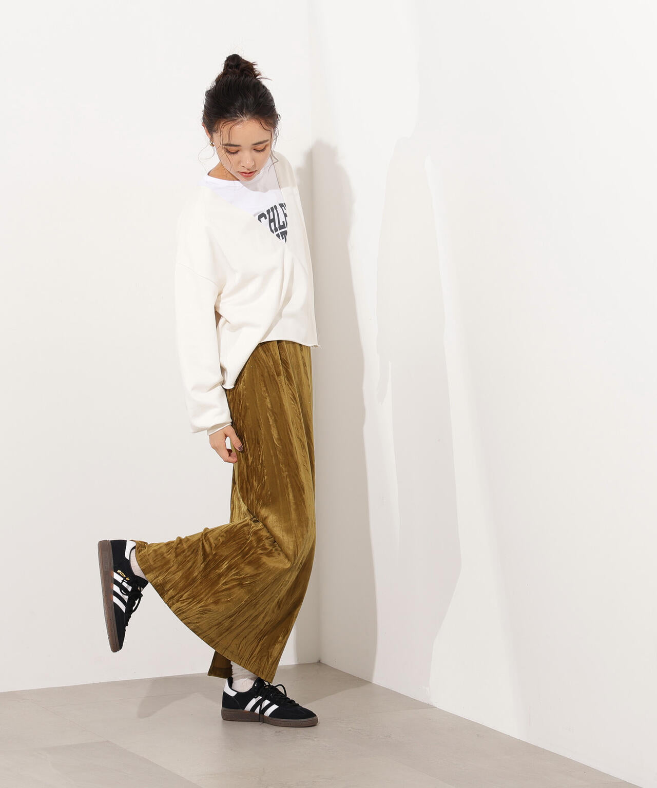 【小室安未さん着用】Vネックスウェットプルオーバー