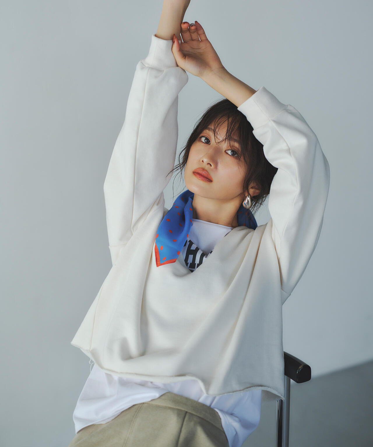 【小室安未さん着用】Vネックスウェットプルオーバー