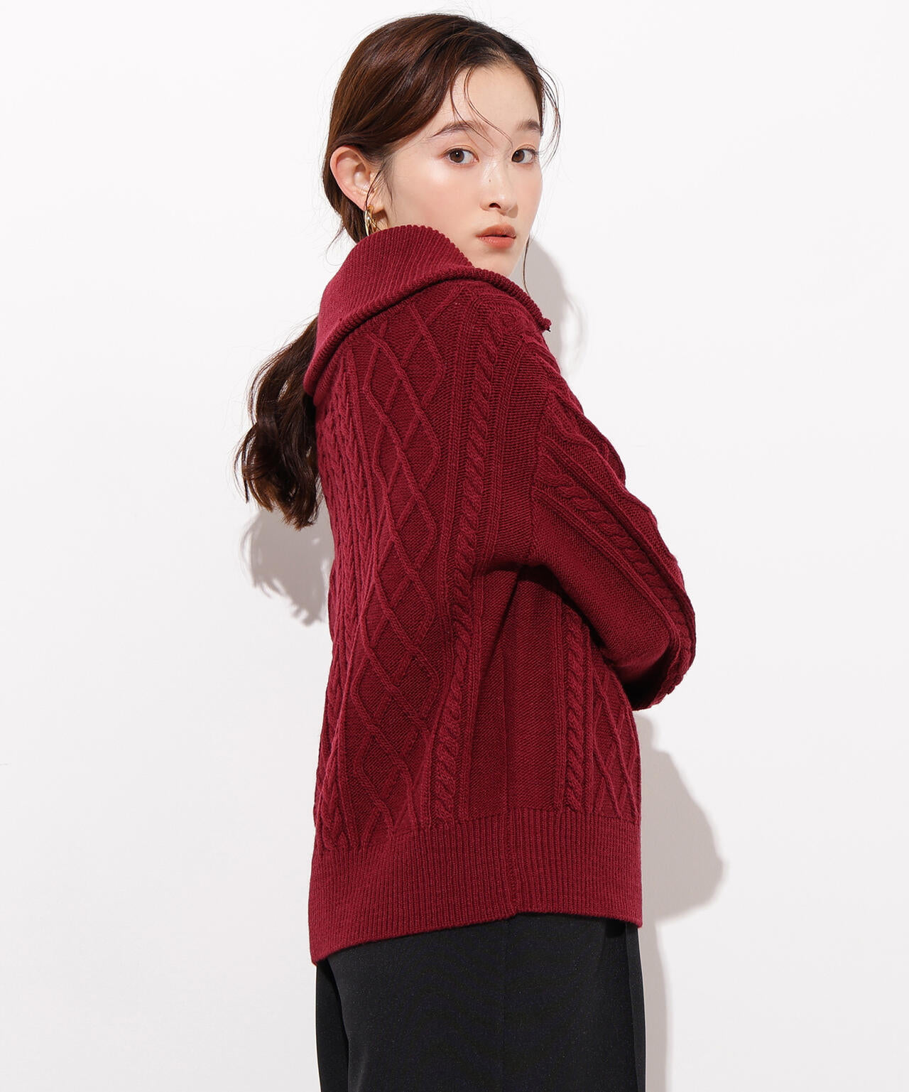 ハーフジップケーブルニット