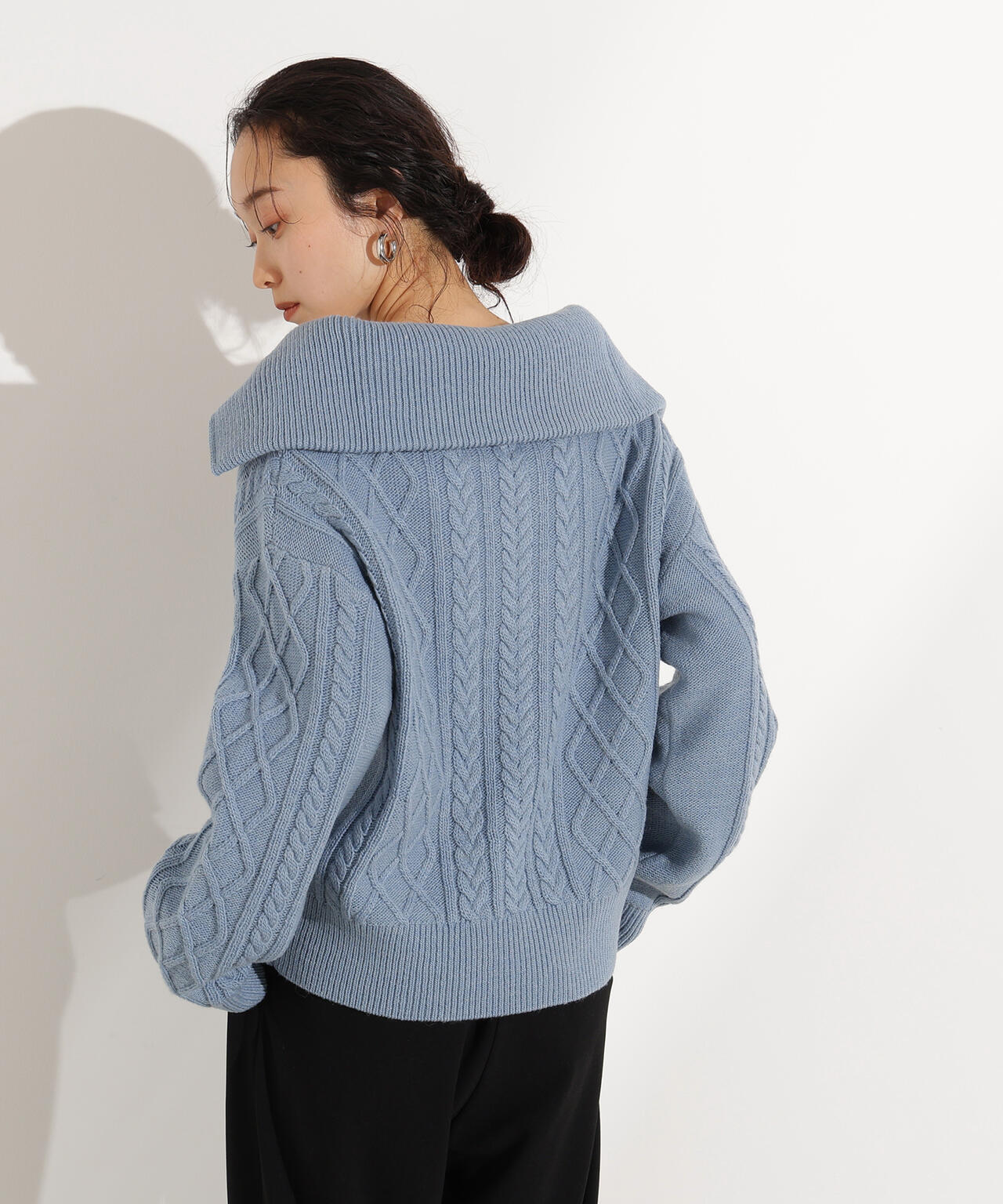 ハーフジップケーブルニット