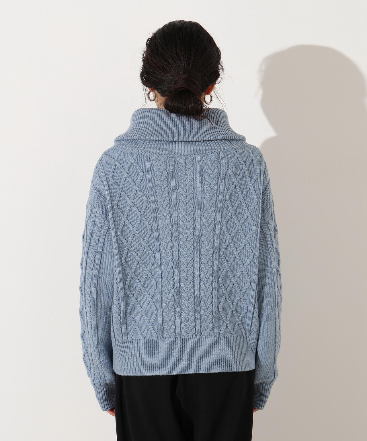ハーフジップケーブルニット