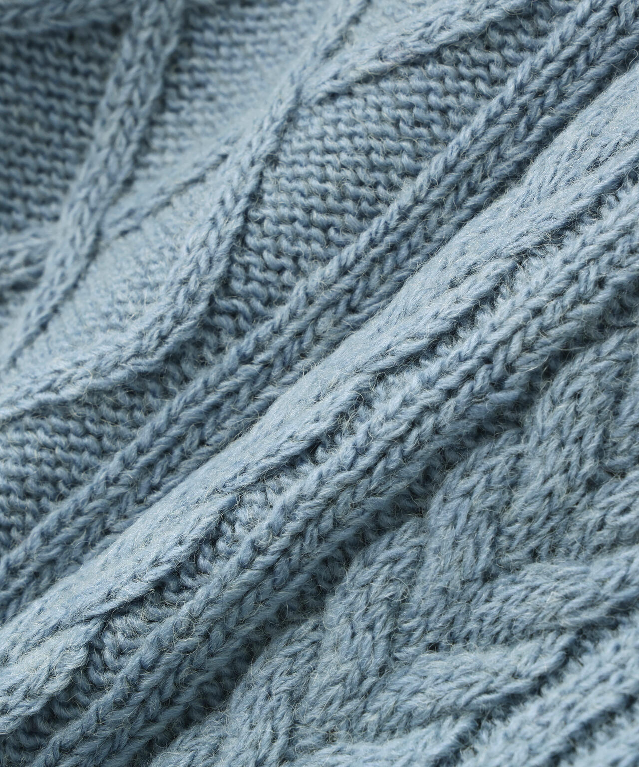 ハーフジップケーブルニット