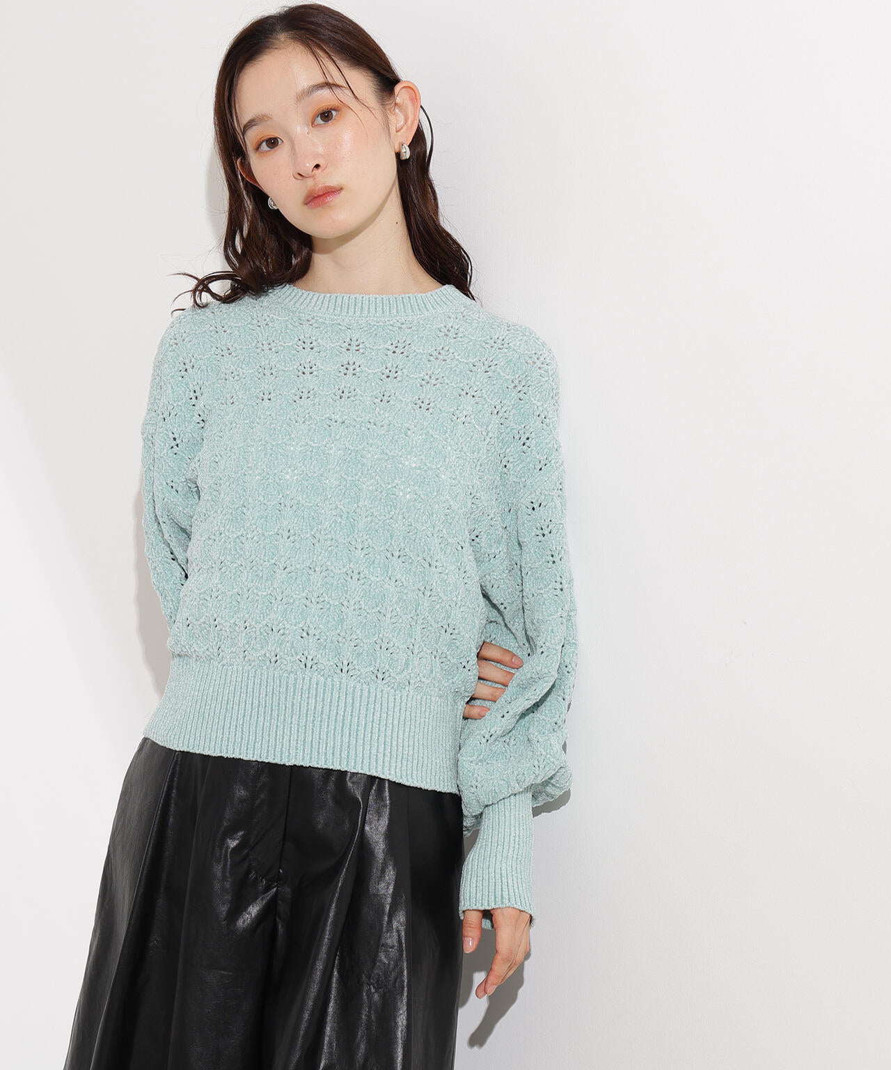 モールアイレットニット