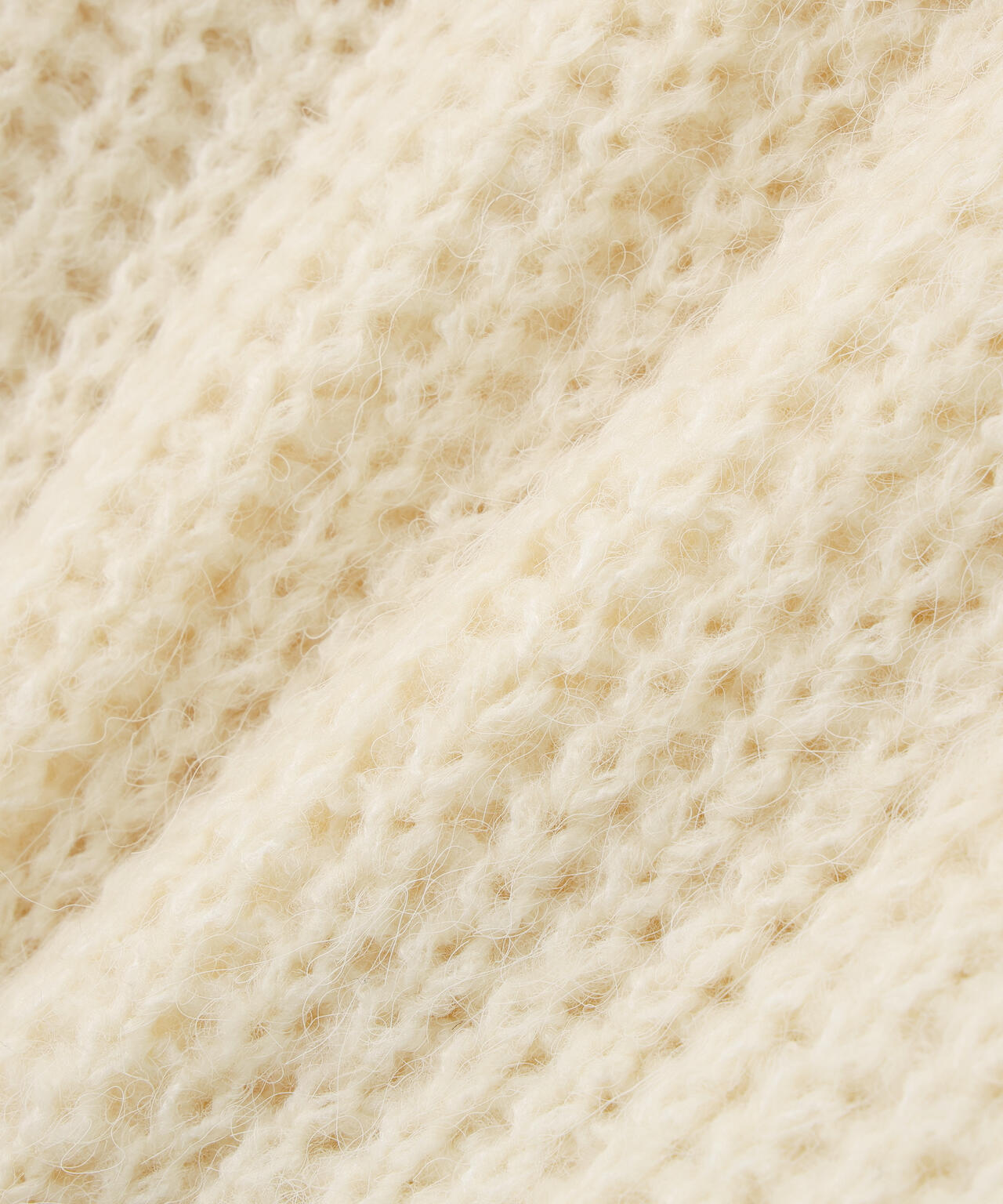 【岸本セシルさん着用】Vネックオーバーニット