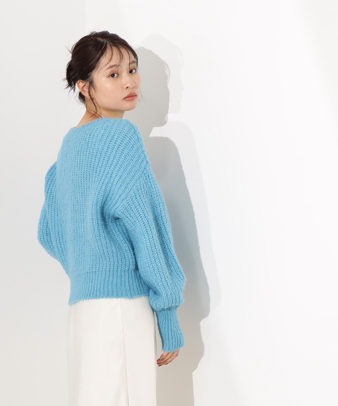 【岸本セシルさん着用】Vネックオーバーニット